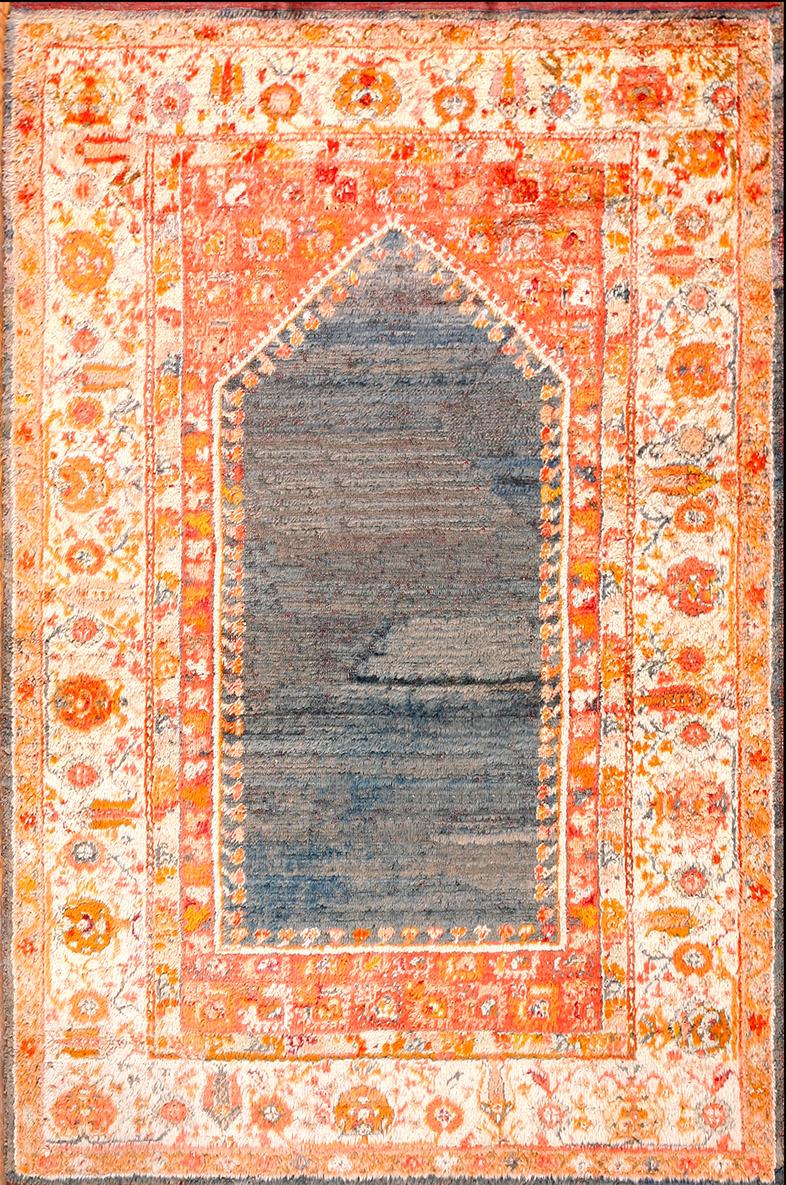 Late 19th Century 19th Century Turkish Angora Oushak Prayer Carpet ( 4' x 6' - 122 x 183 ) For Sale
