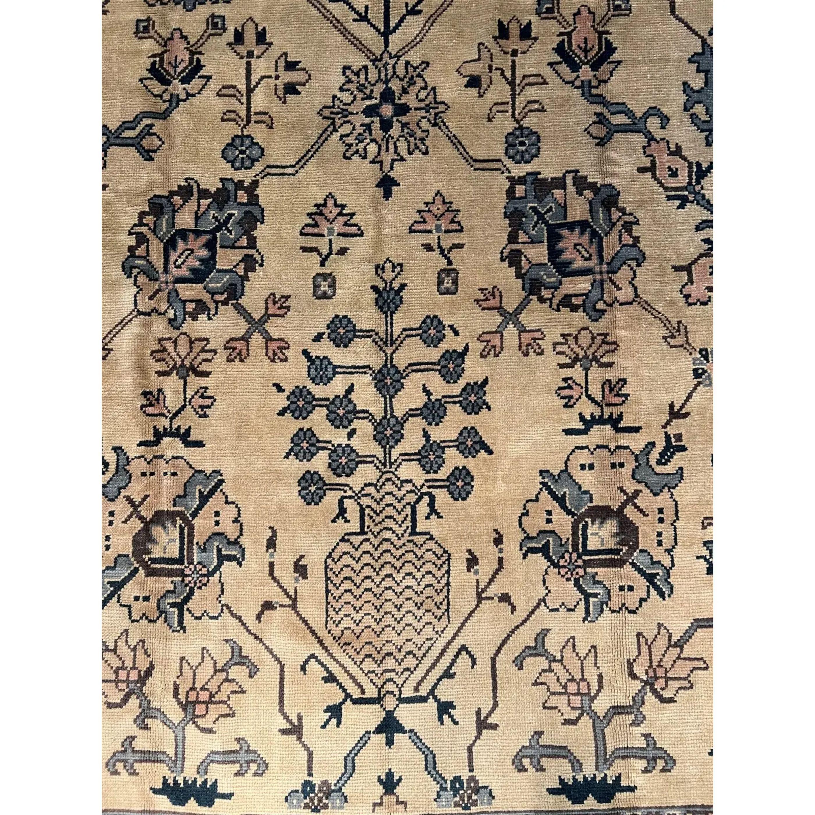 Antique Oushak Rug 9.3x9.0 In Good Condition For Sale In Los Angeles, US