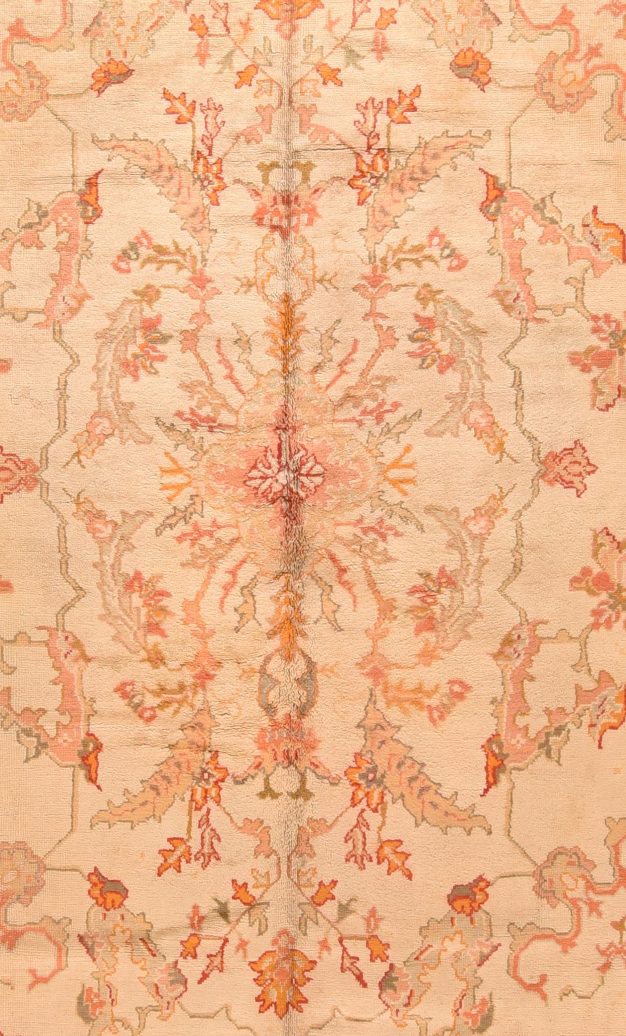Antique Oushak Rug  In Good Condition For Sale In New York, NY