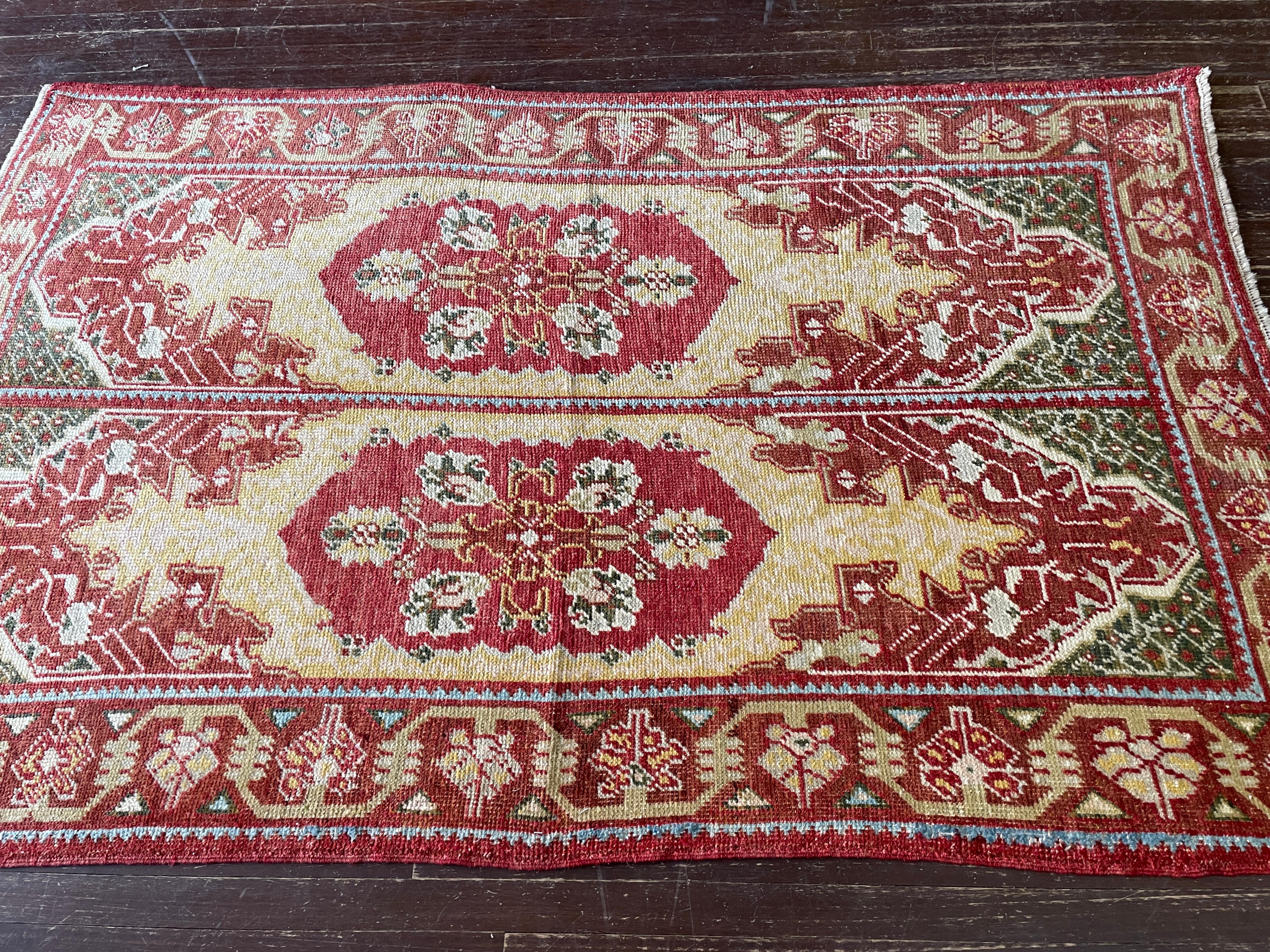 Antiker Oushak-Teppich, Doppelgebet, antik (20. Jahrhundert) im Angebot