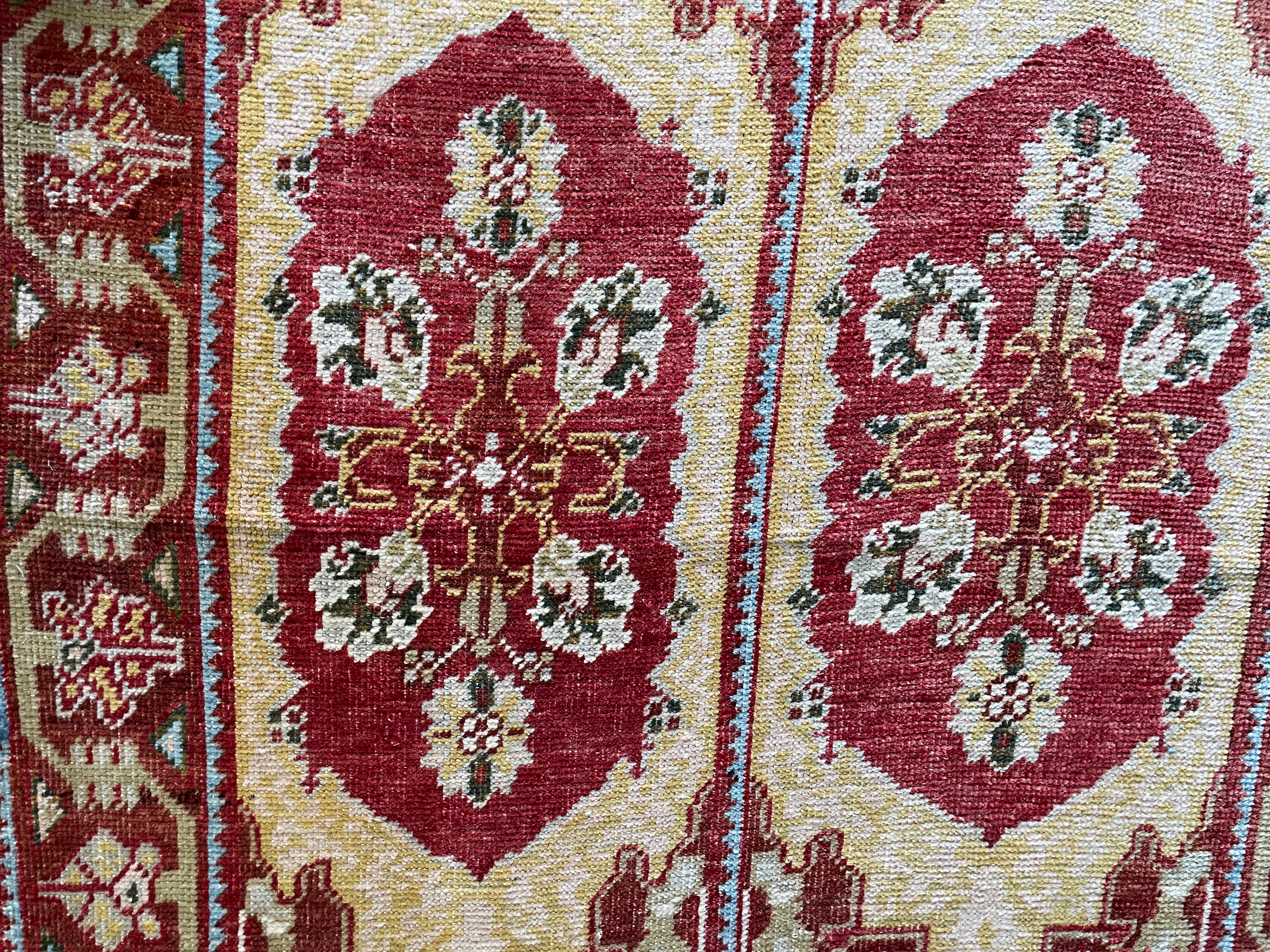 Antiker Oushak-Teppich, Doppelgebet, antik im Angebot 2