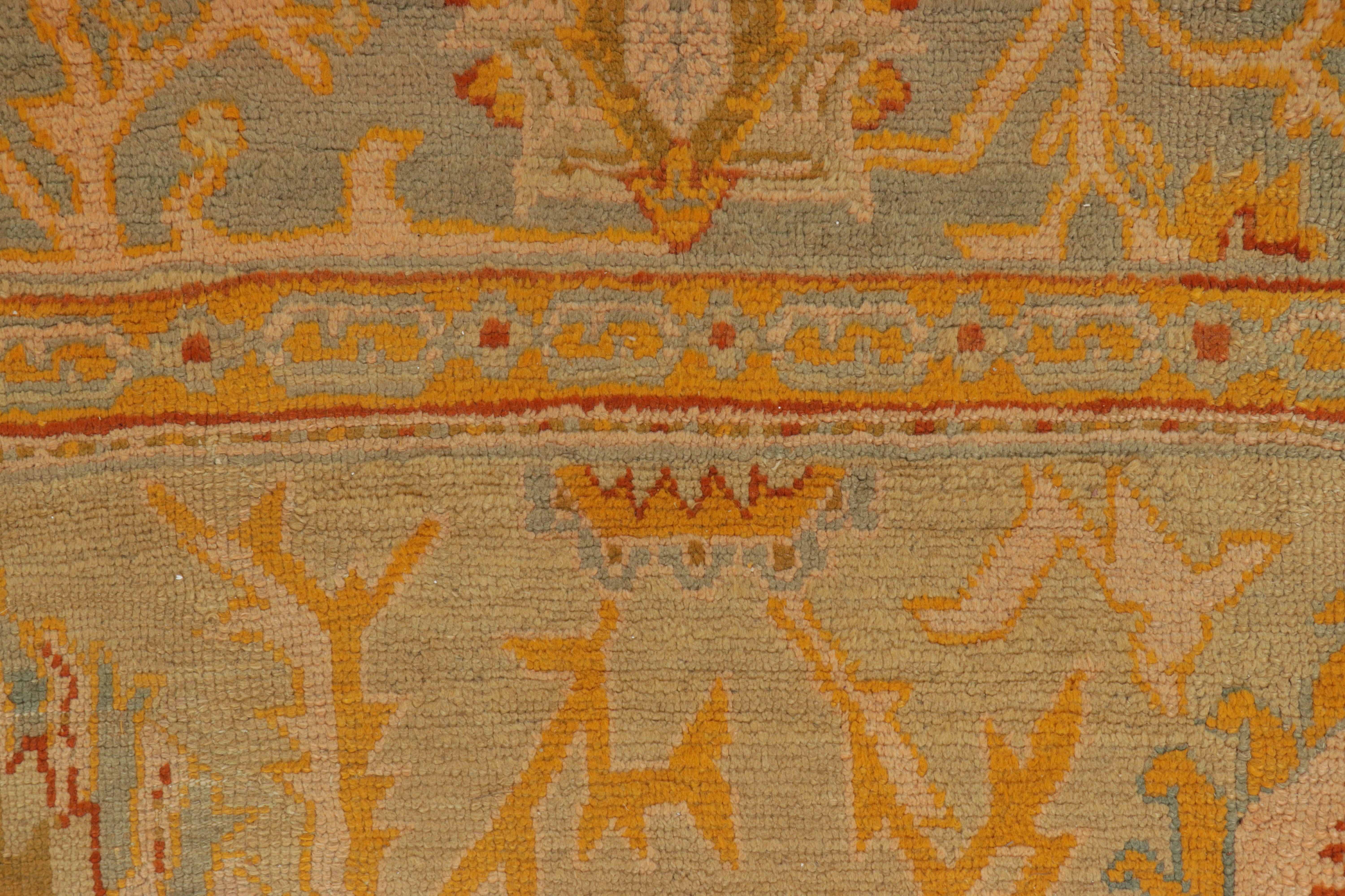 Antiker Oushak-Teppich, fabelhaftes Hellblau mit goldenen Blumenmustern - Rug & Kilim (Türkisch) im Angebot