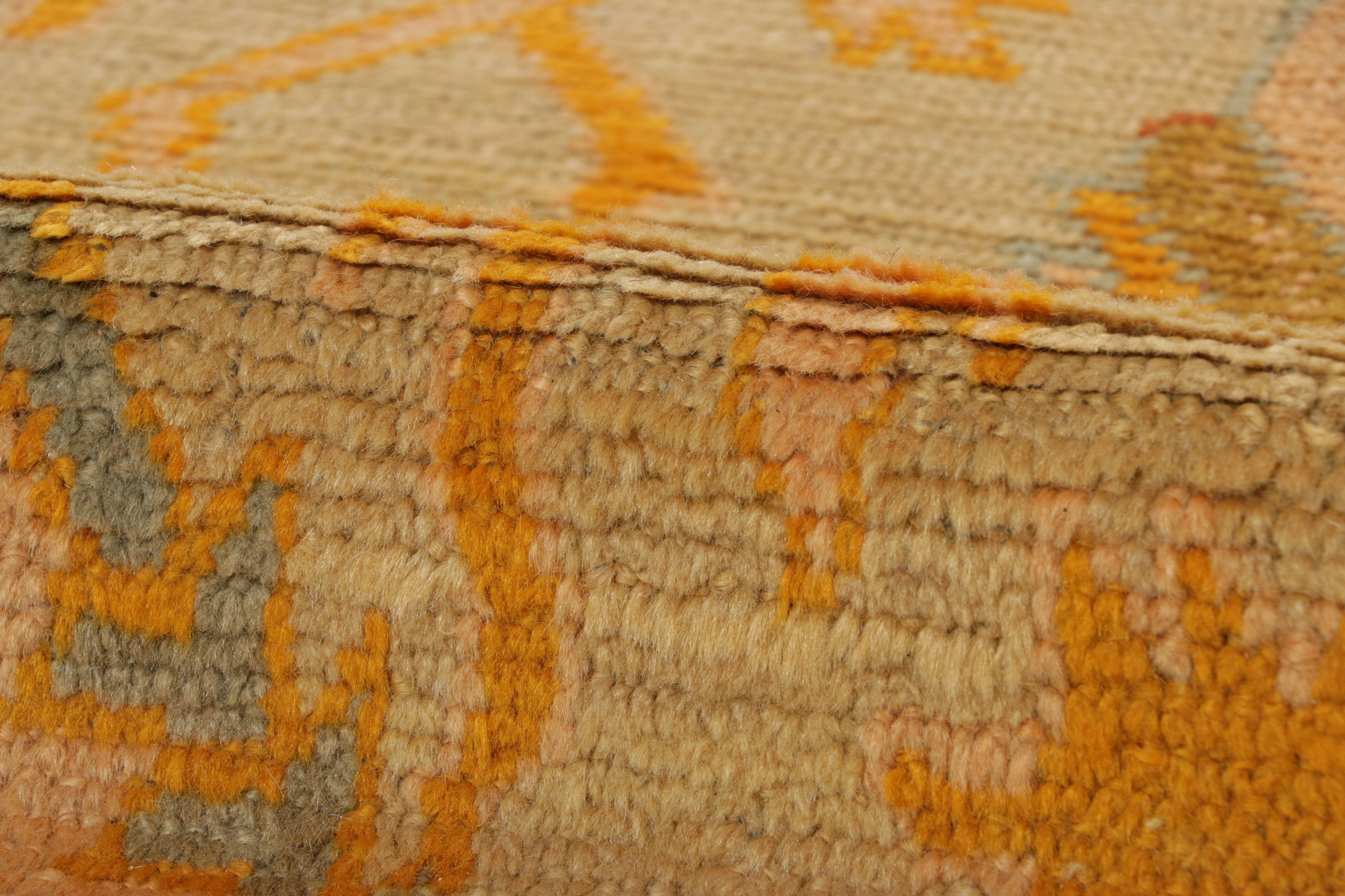 Antiker Oushak-Teppich, fabelhaftes Hellblau mit goldenen Blumenmustern - Rug & Kilim im Zustand „Gut“ im Angebot in Long Island City, NY