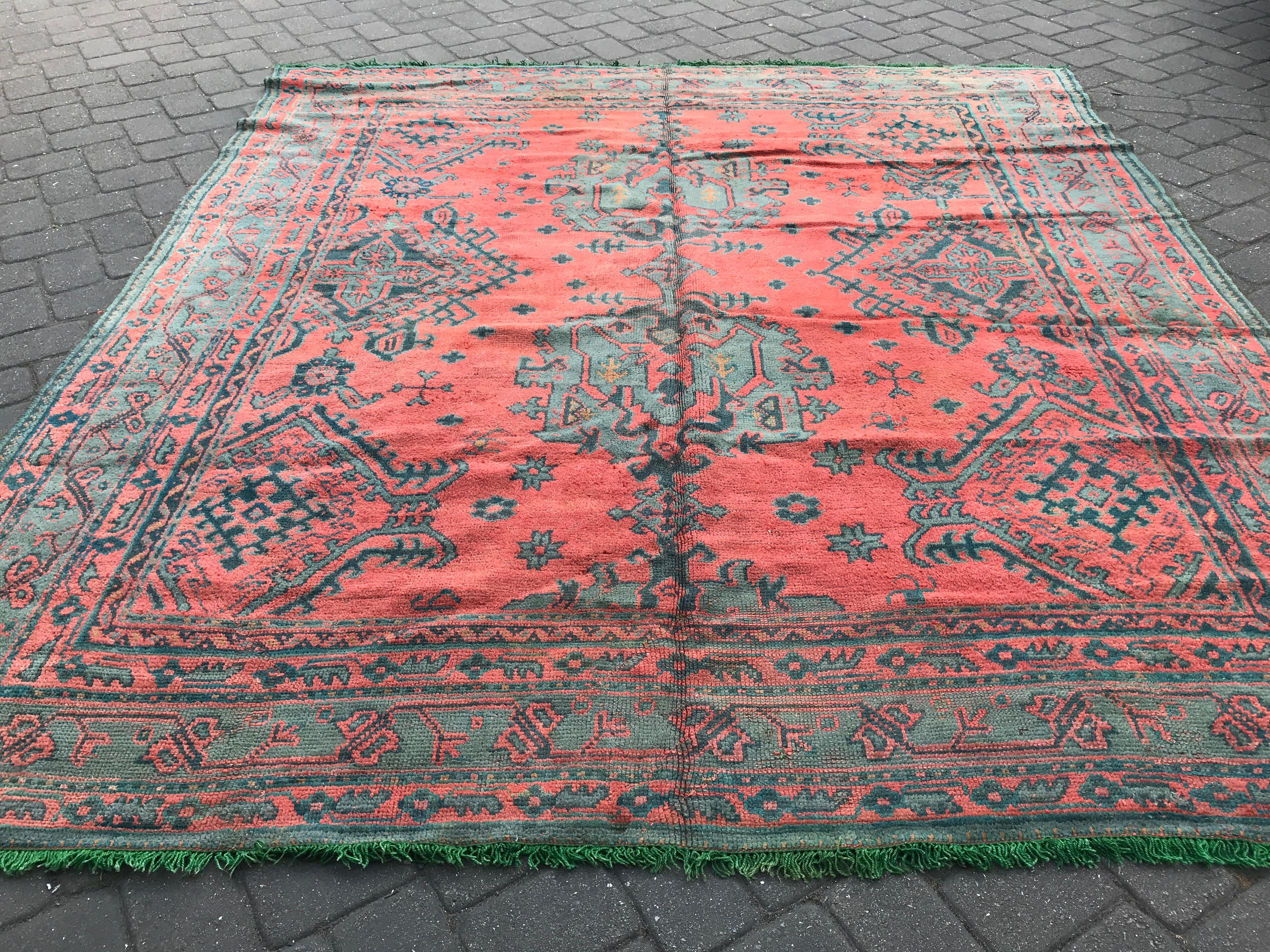 Antique Oushak rug

Measurement: 8'9