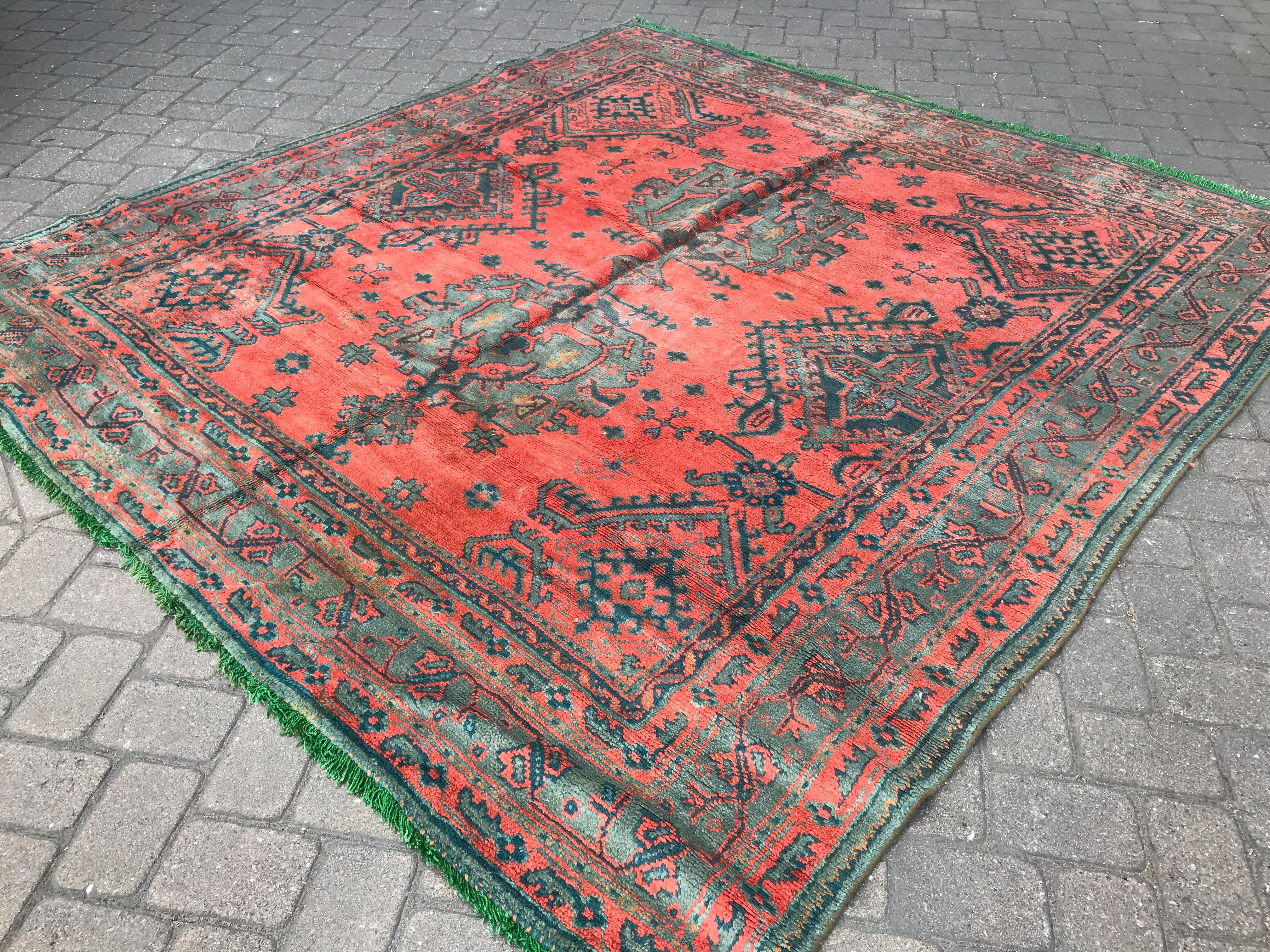 Antique Oushak Rug In Good Condition In Los Angeles, CA
