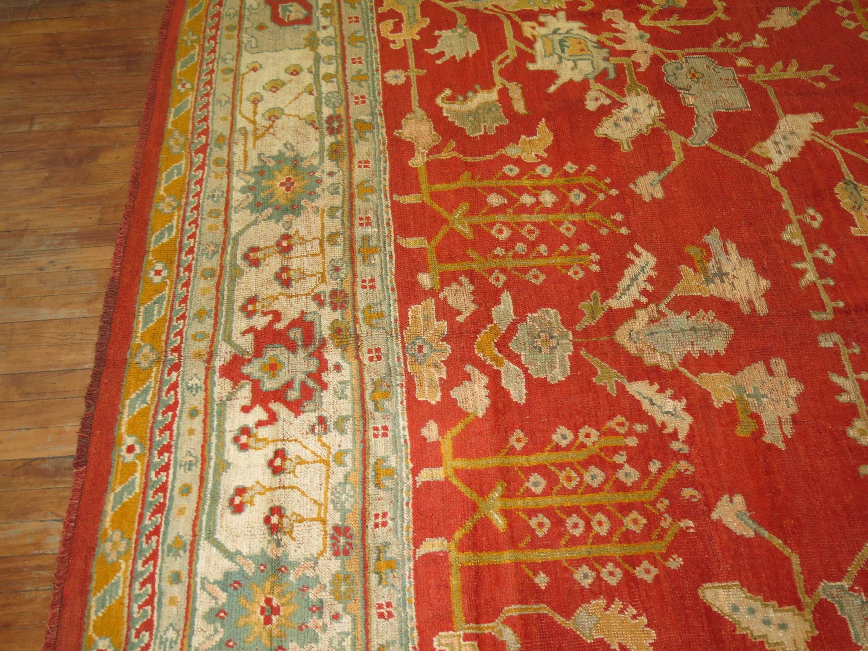 Antique Oushak Rug In Good Condition For Sale In New York, NY