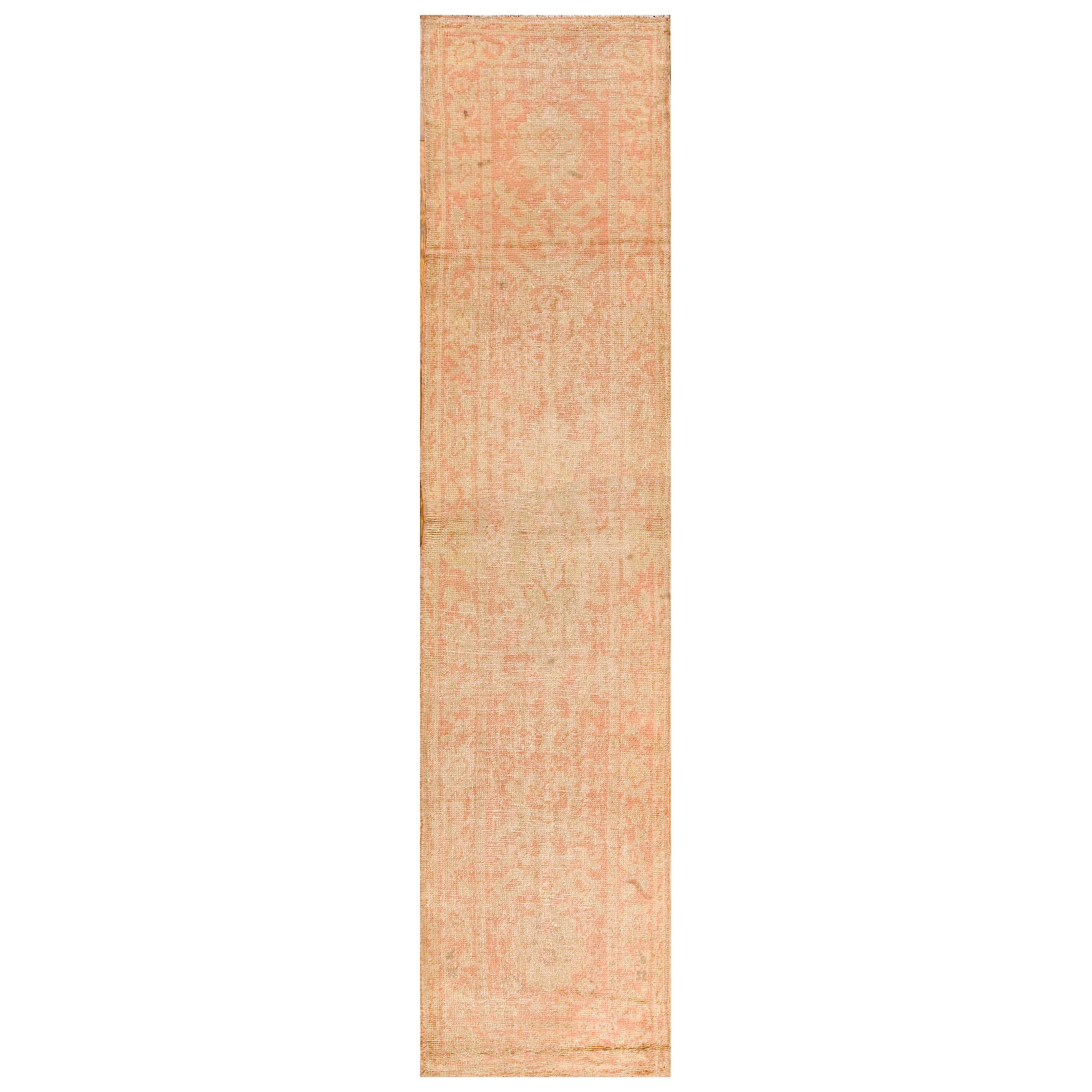 Türkischer Oushak-Teppich des frühen 20. Jahrhunderts ( 3' x 13' - 92 x 396) im Angebot