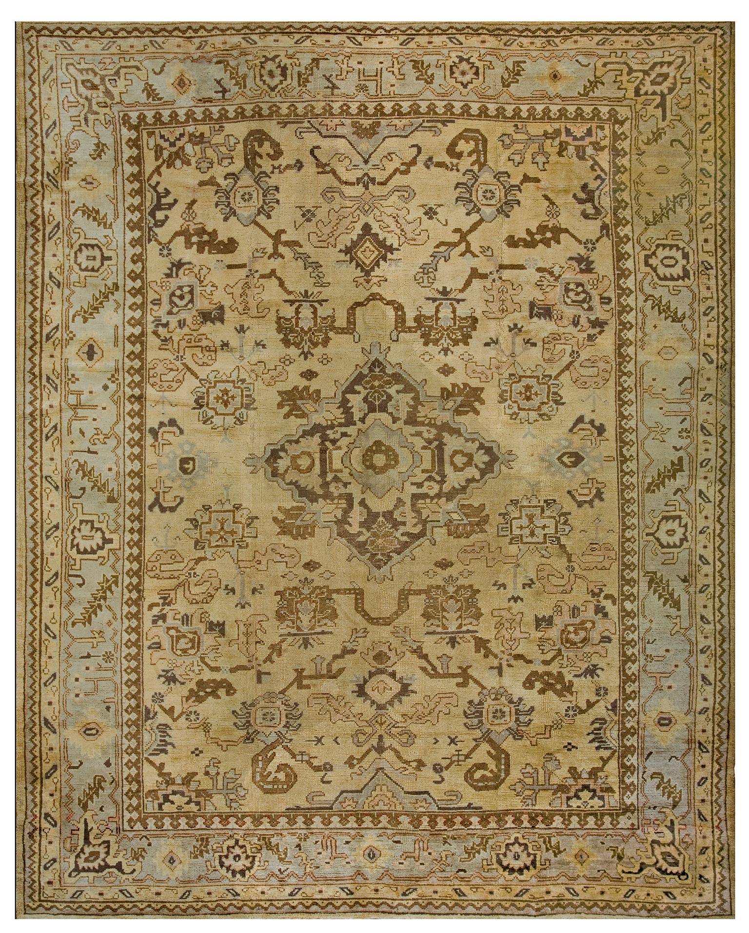 Early 20th Century Turkish Oushak Carpet ( 9'3" x 11'10" - 282 x 360 ) For Sale