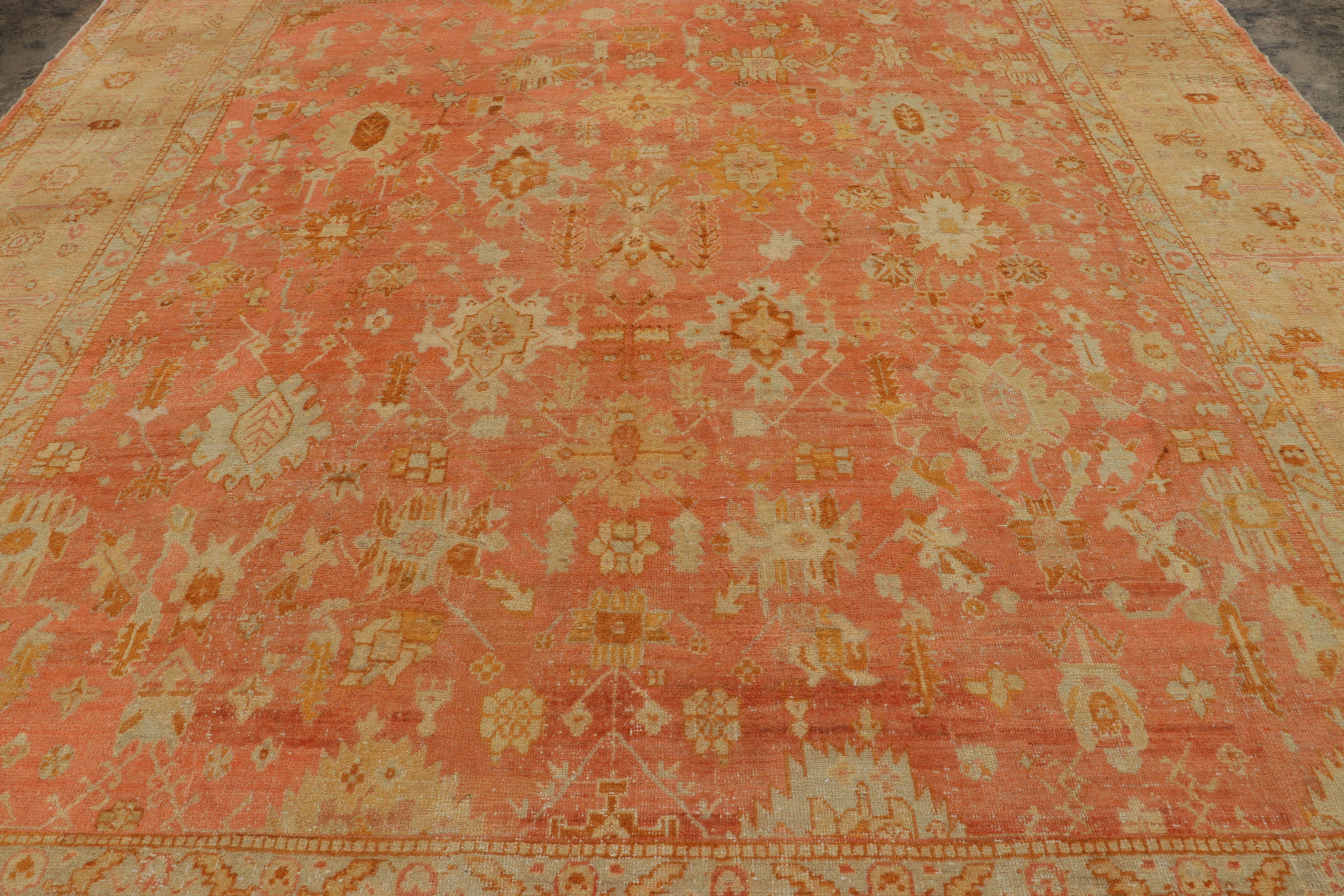 Annodato a mano Tappeto antico Oushak, Grande fiore stravagante in arancione corallo e albicocca-Rug & Kilim in vendita
