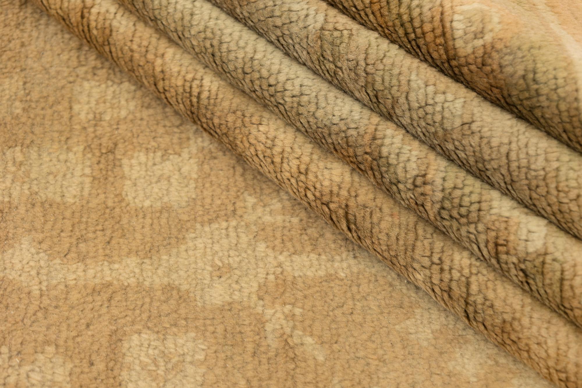 Lana Tappeto antico Oushak, annodato a mano, 11x10.2 ft - Beige, sabbia e rosa sbiadito in vendita