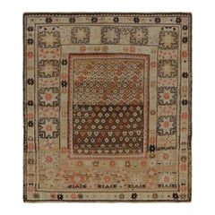 Tappeto antico Oushak con motivi tribali beige-marrone di Rug & Kilim