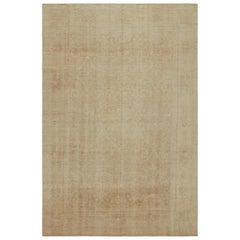 Tappeto antico Oushak in oro e beige, con motivi floreali, da Rug & Kilim