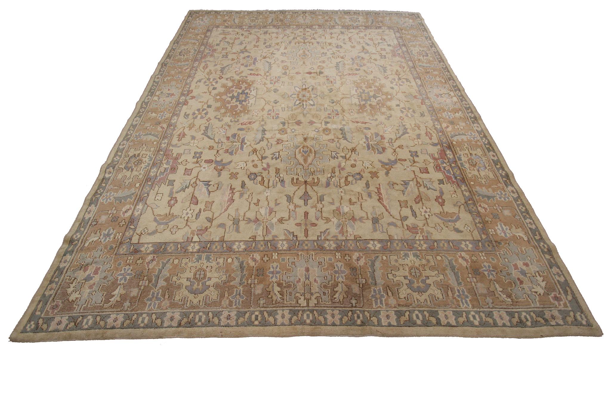 Noué à la main Tapis antique Oushak Antique Turquie Oushak beige géométrique en vente