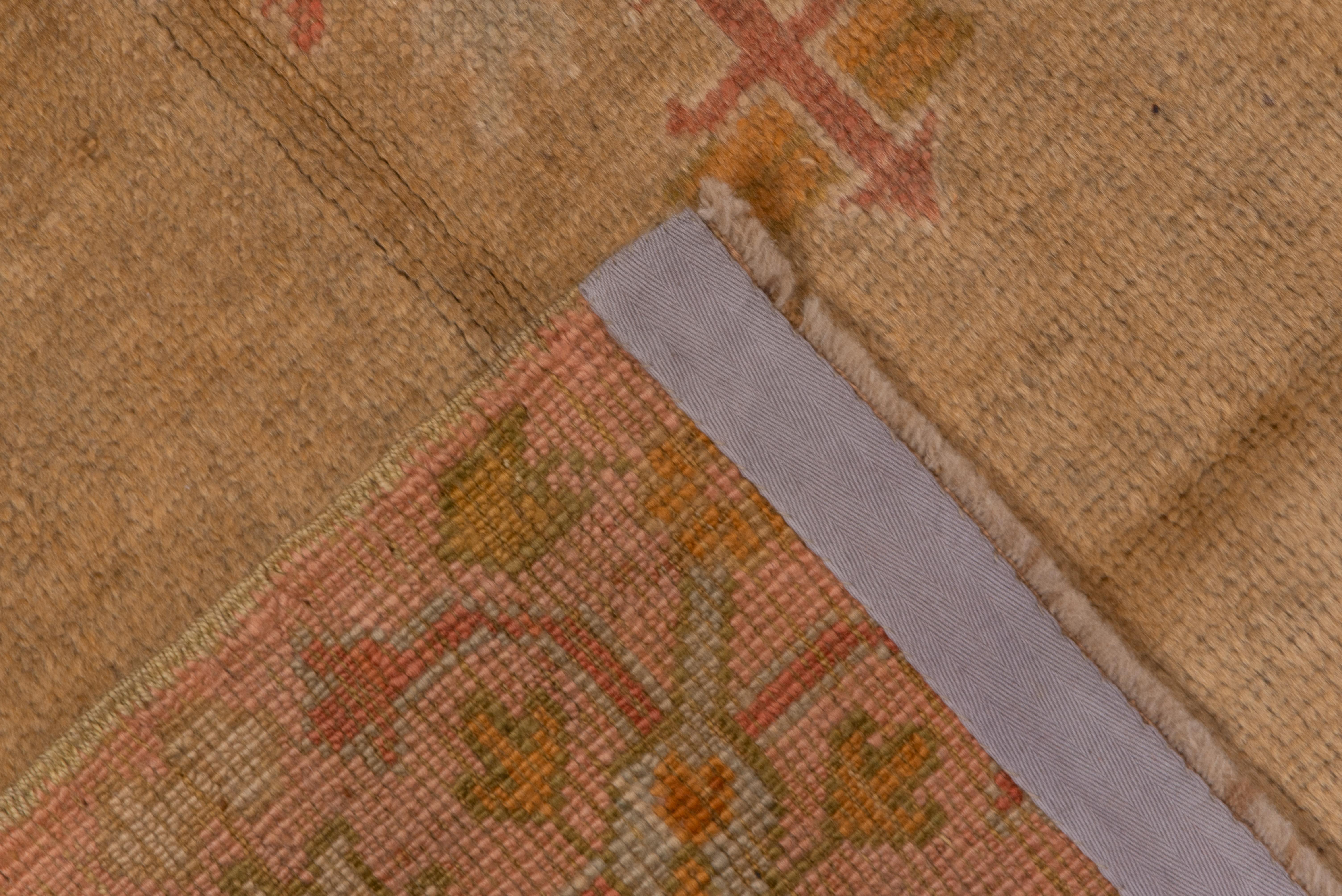 Tappeto antico Oushak, bordo rosa, 1910 circa In condizioni buone a New York, NY