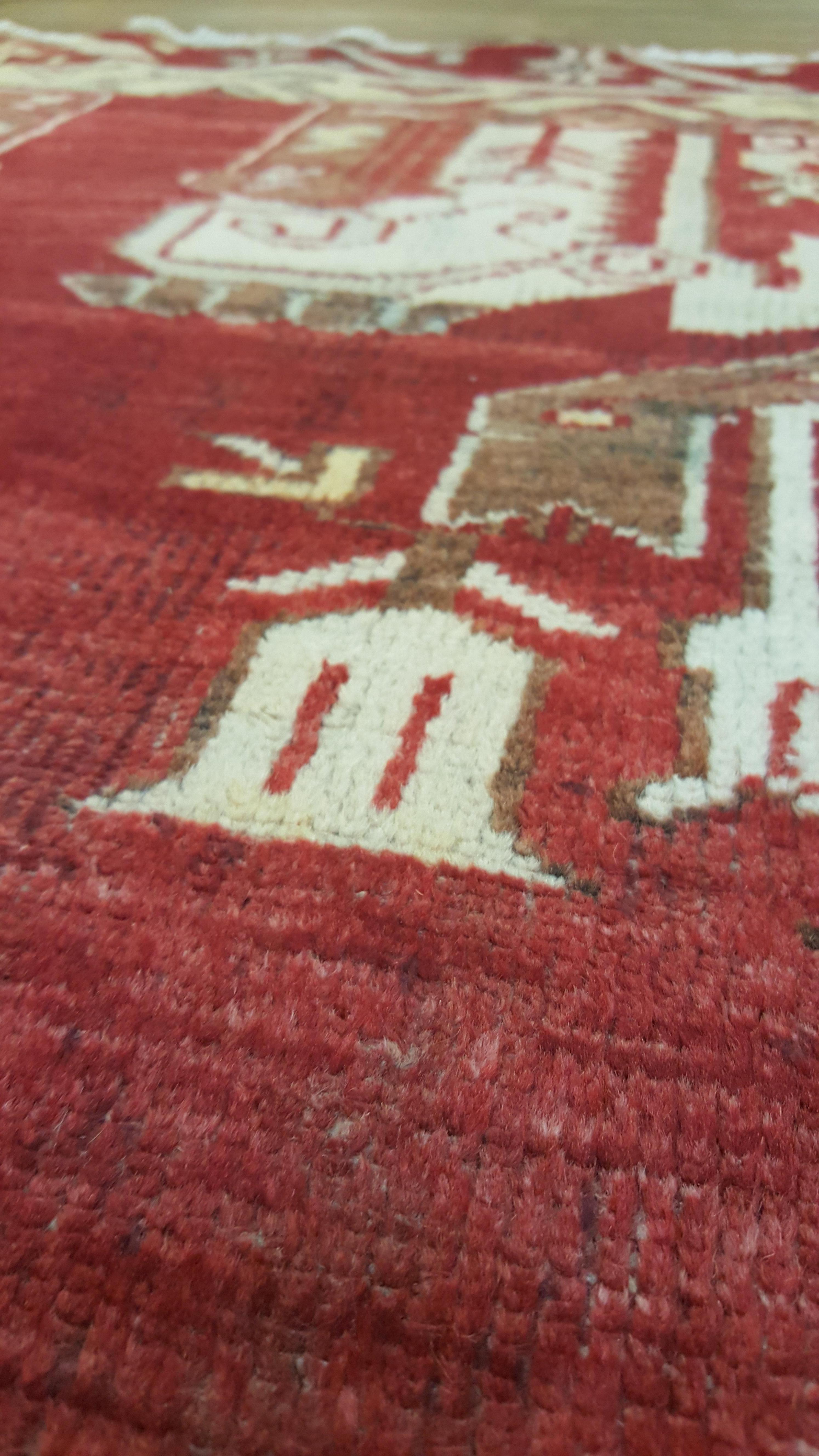 Antiker Oushak-Teppich, türkischer handgefertigter orientalischer Teppich, rot, beige, kühnes Design 5x8 (Wolle) im Angebot