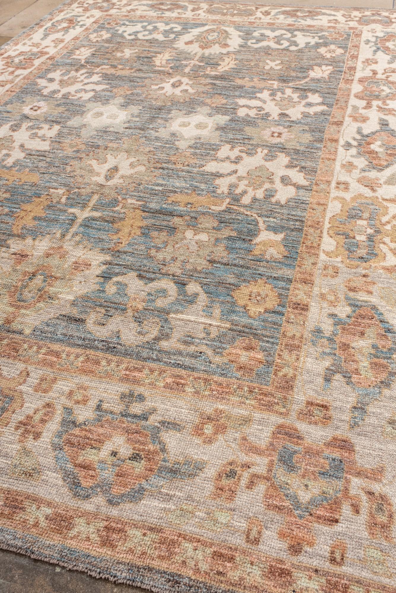 20ième siècle Tapis ancien Oushak avec une palette de couleurs douces en vente