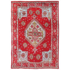 Großer antiker Oushak-Teppich in Rot, Säuregrün und Eisblau von Keivan Woven Arts