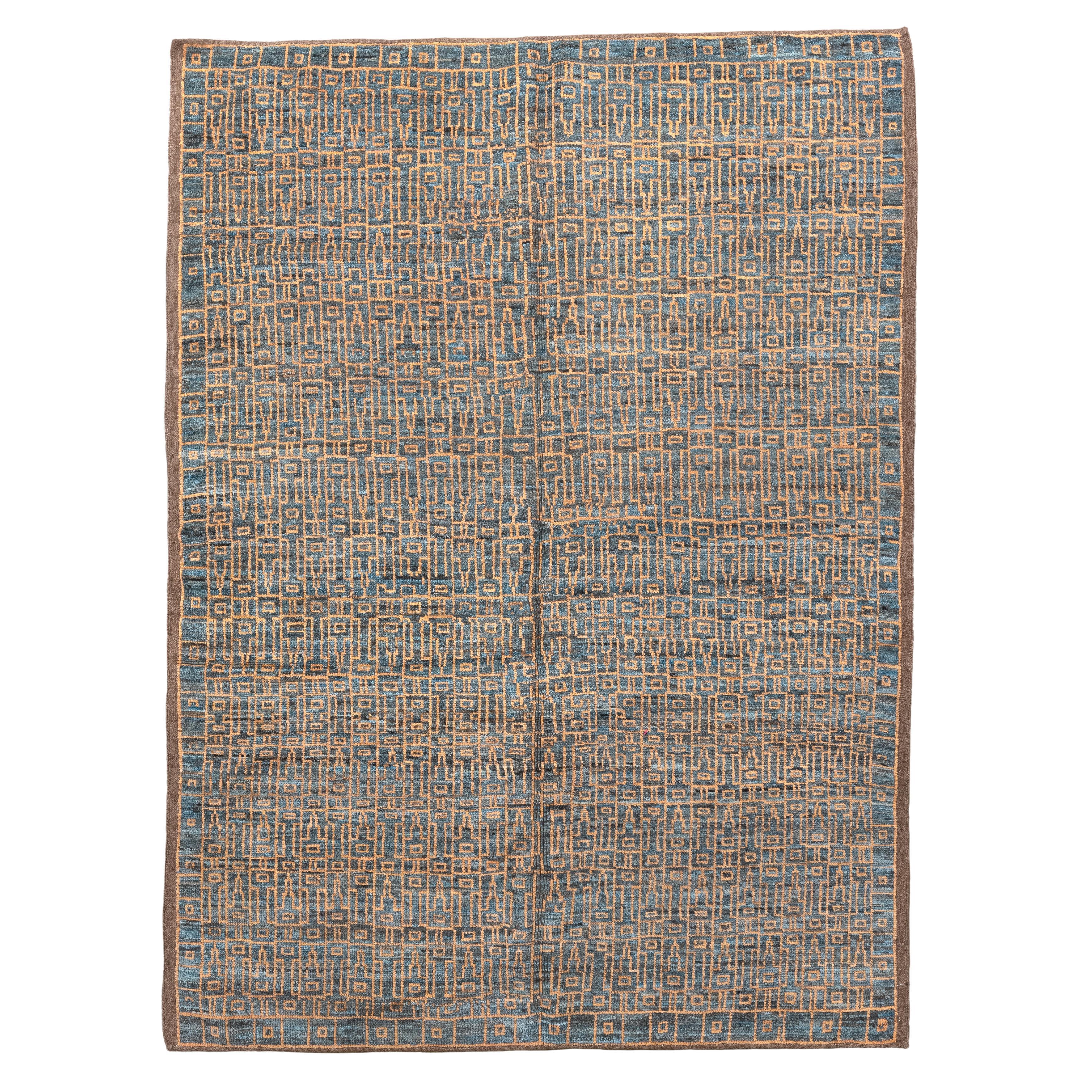 Antiker Oushak-Teppich mit geometrischem Gittermuster in Blau und Gold, CIRCA 1920er Jahre im Angebot