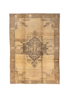 Tappeto antico Oushak con medaglione geometrico in morbido beige e taupe