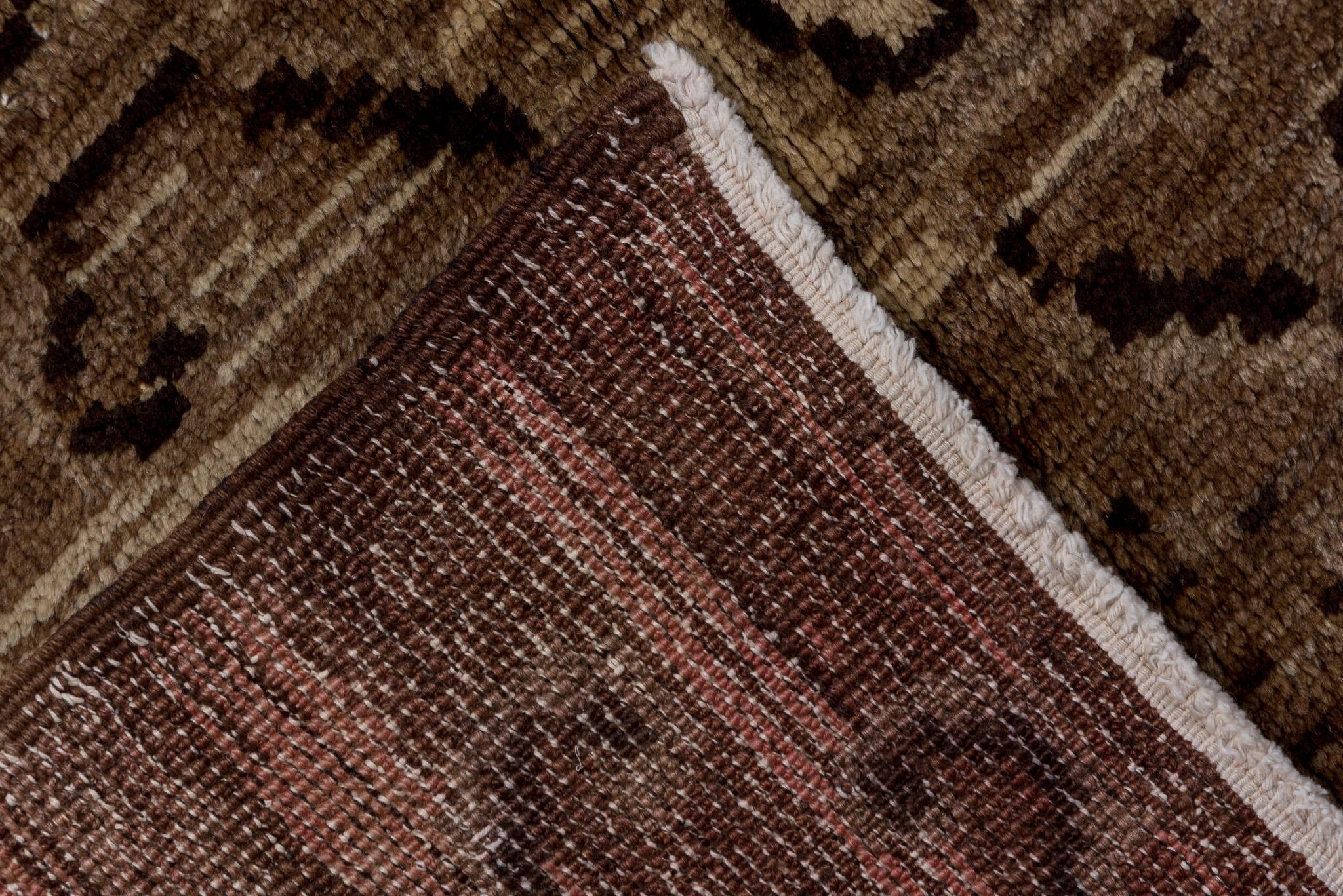 Antiker Oushak-Teppich mit subtilen Blumenmuster in Beige und Taupe (20. Jahrhundert) im Angebot