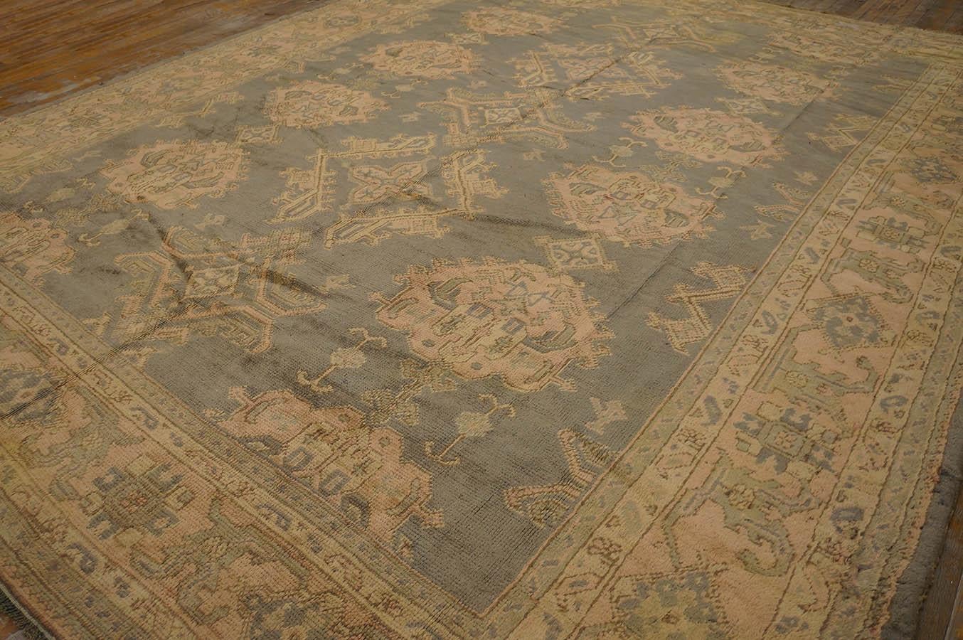 Early 20th Century Turkish Oushak Carpet ( 10' x 12'1'' - 305 x 368 ) In Good Condition For Sale In New York, NY