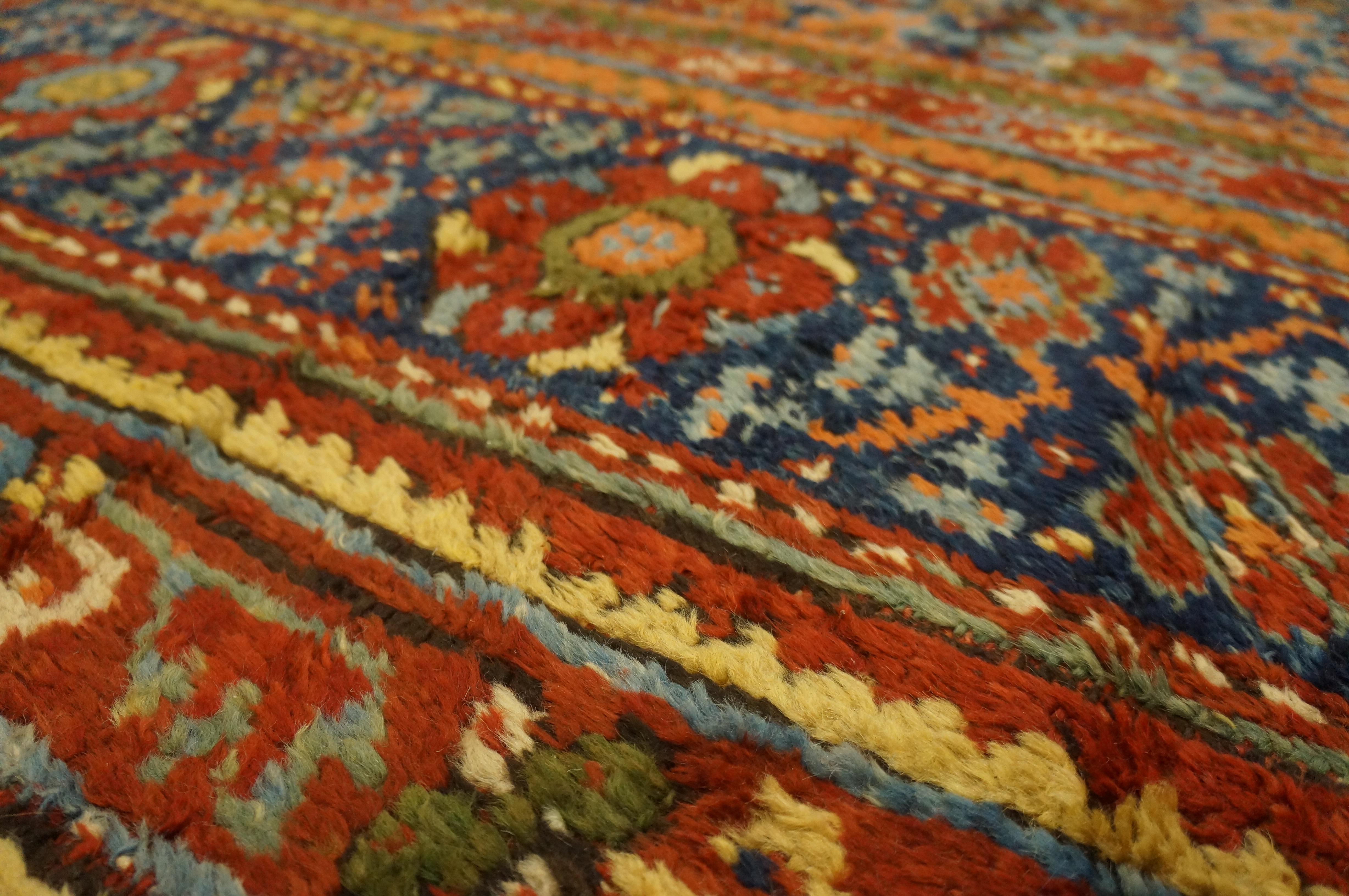 Antique Oushak Turkish Rug In Good Condition For Sale In New York, NY