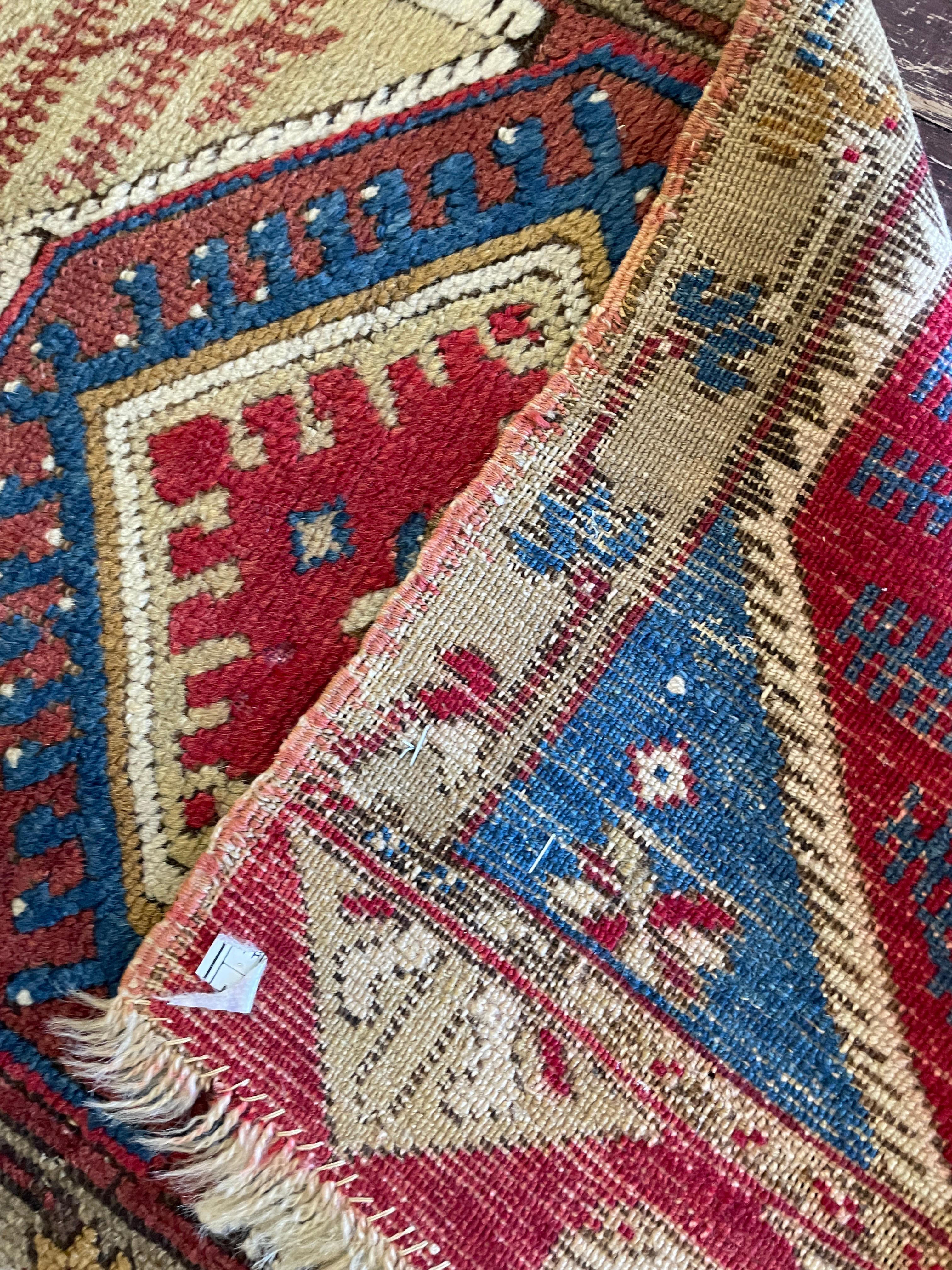 Antique Oushak Yastik Anatolian Rug In Good Condition For Sale In Evanston, IL
