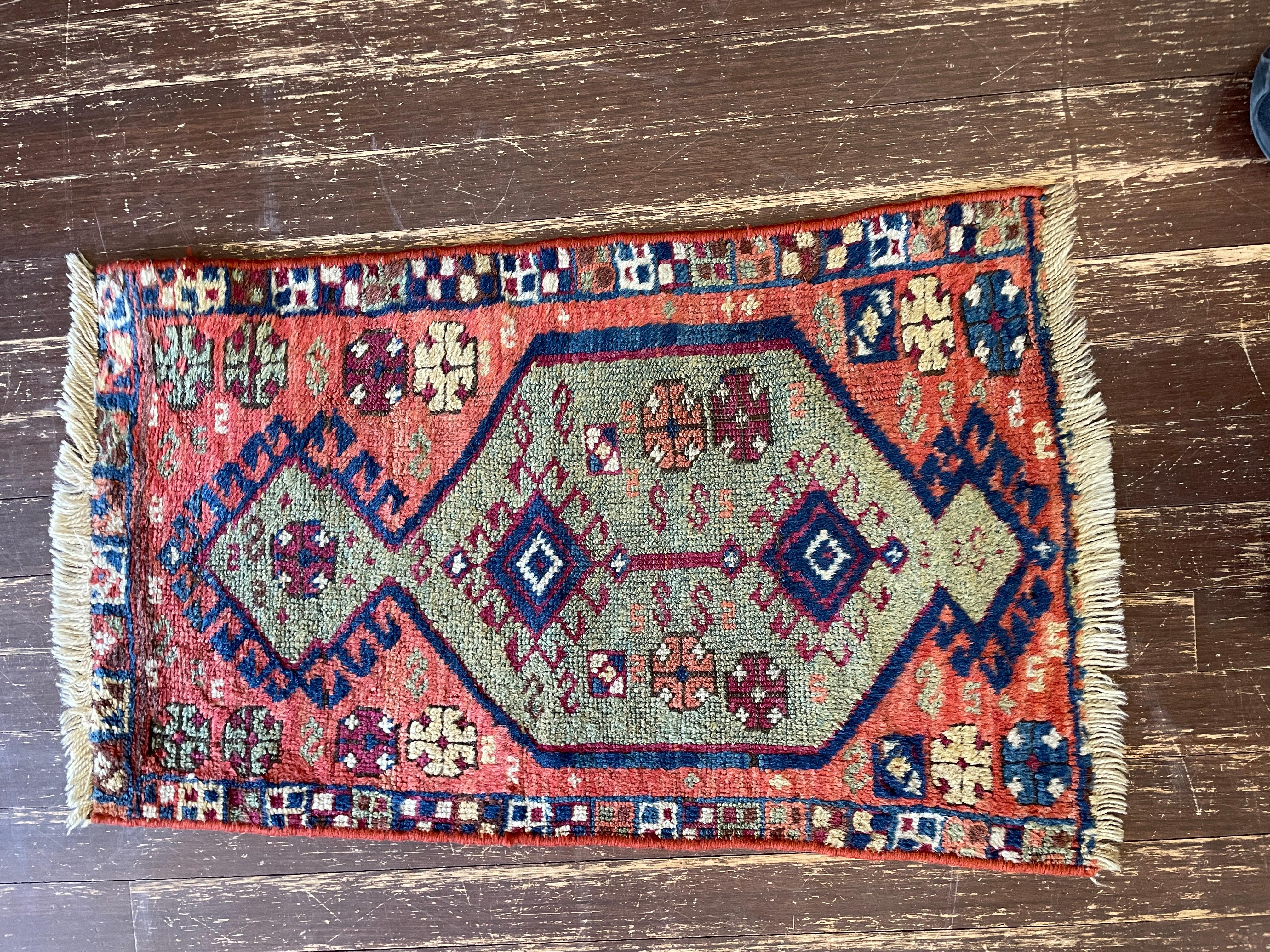 Antique Oushak Yastik Anatolian Rug For Sale 1