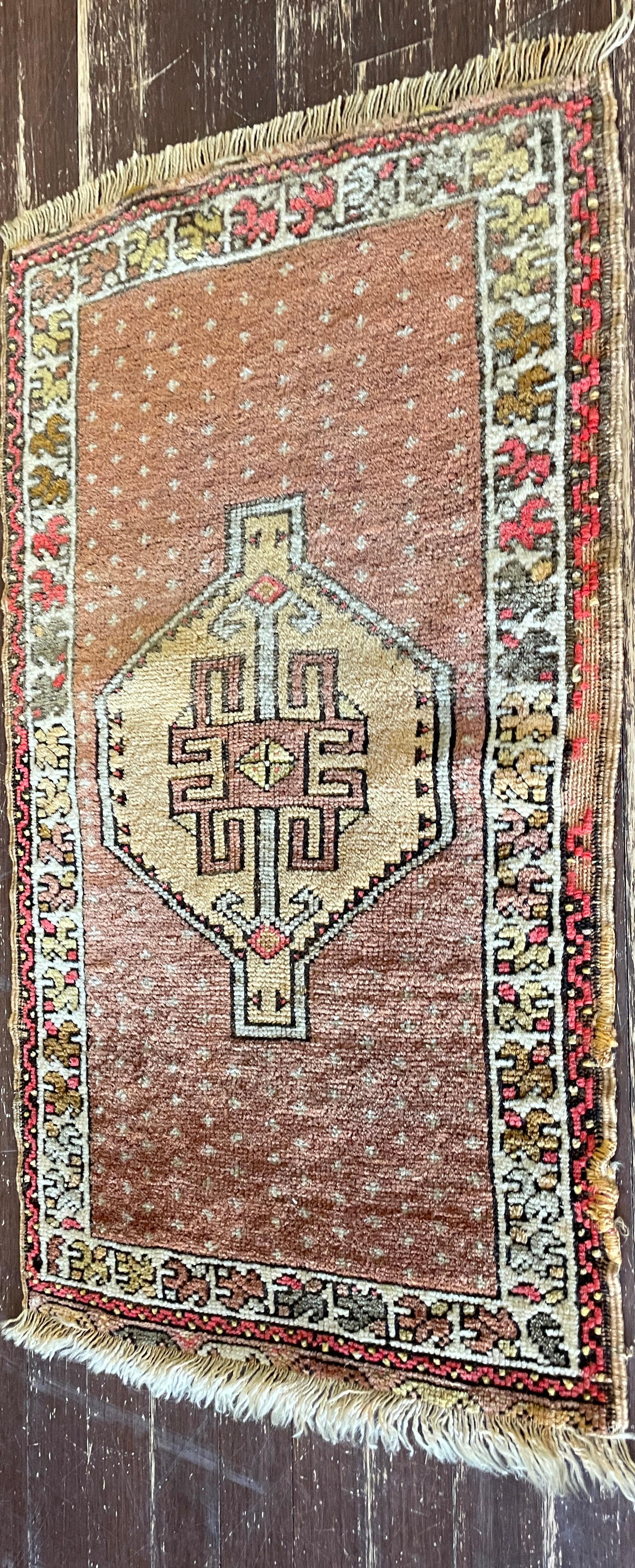 Antiker Oushak Yastik- anatolischer Teppich, Die Anfänge (Türkisch) im Angebot
