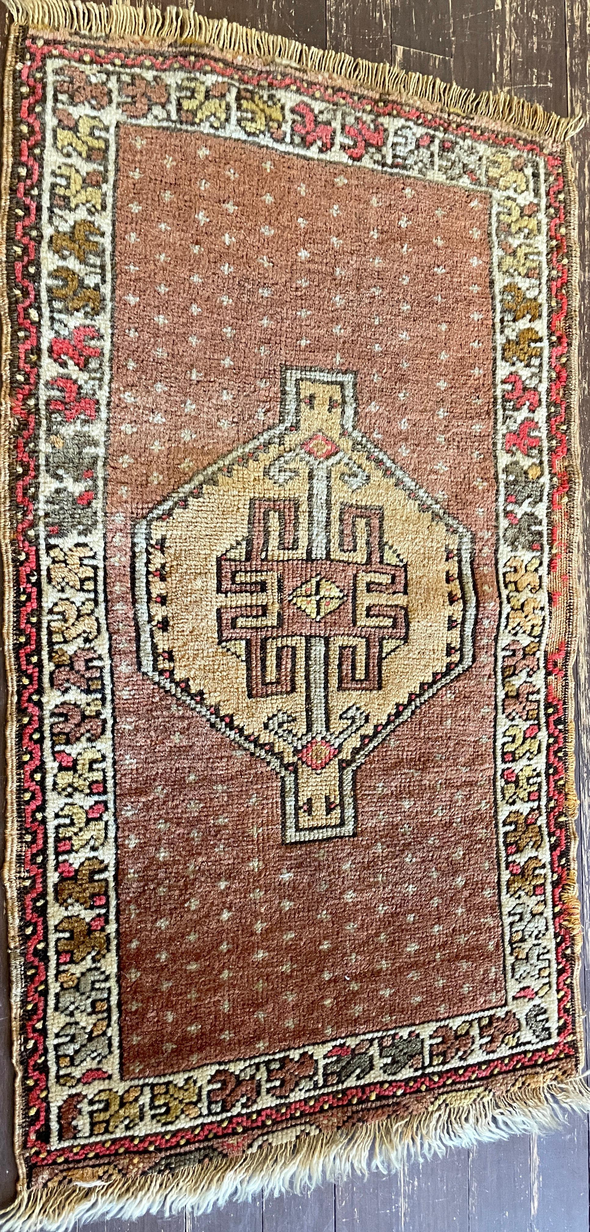 Antiker Oushak Yastik- anatolischer Teppich, Die Anfänge (Handgeknüpft) im Angebot