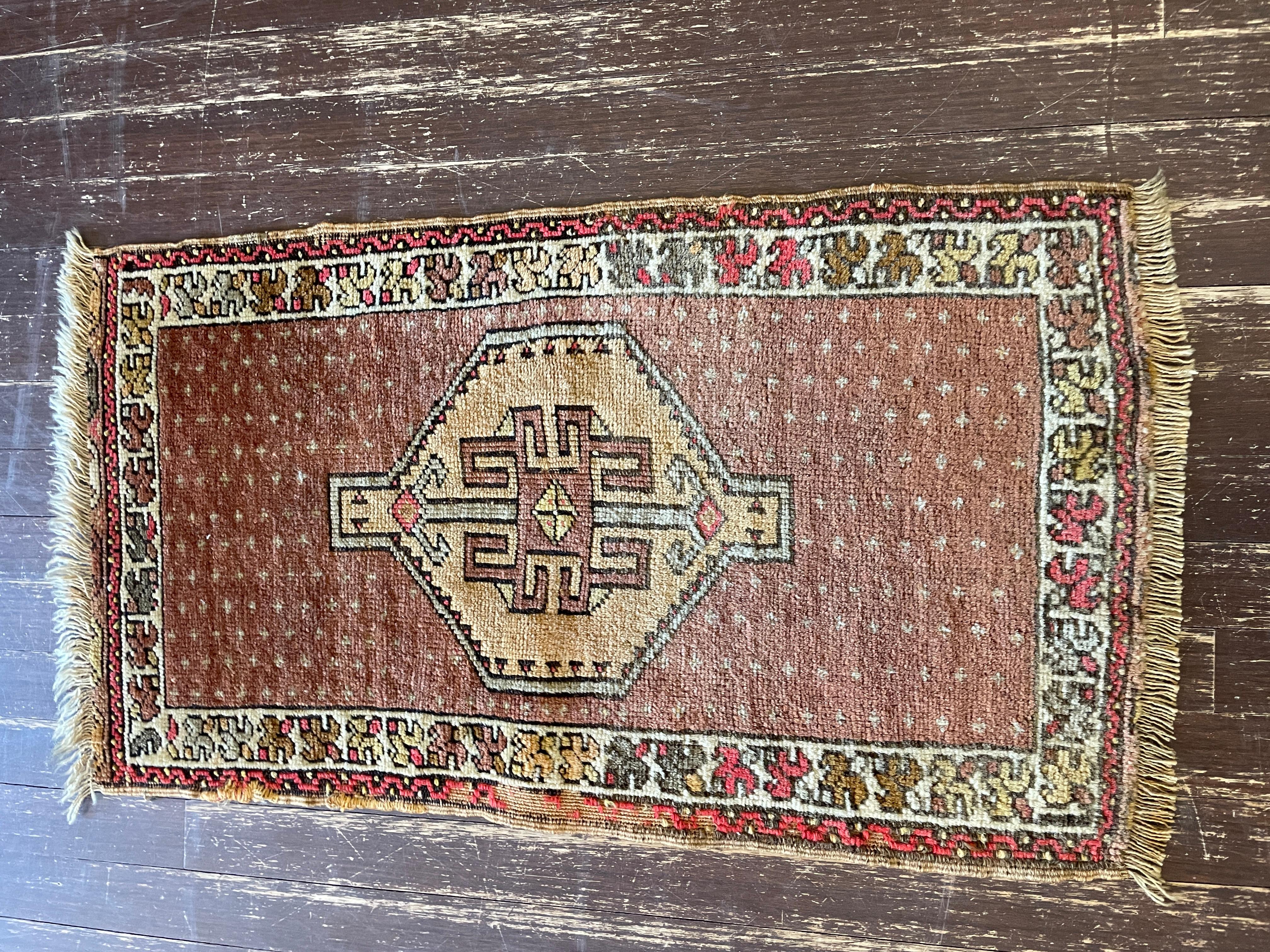 Antiker Oushak Yastik- anatolischer Teppich, Die Anfänge im Angebot 1