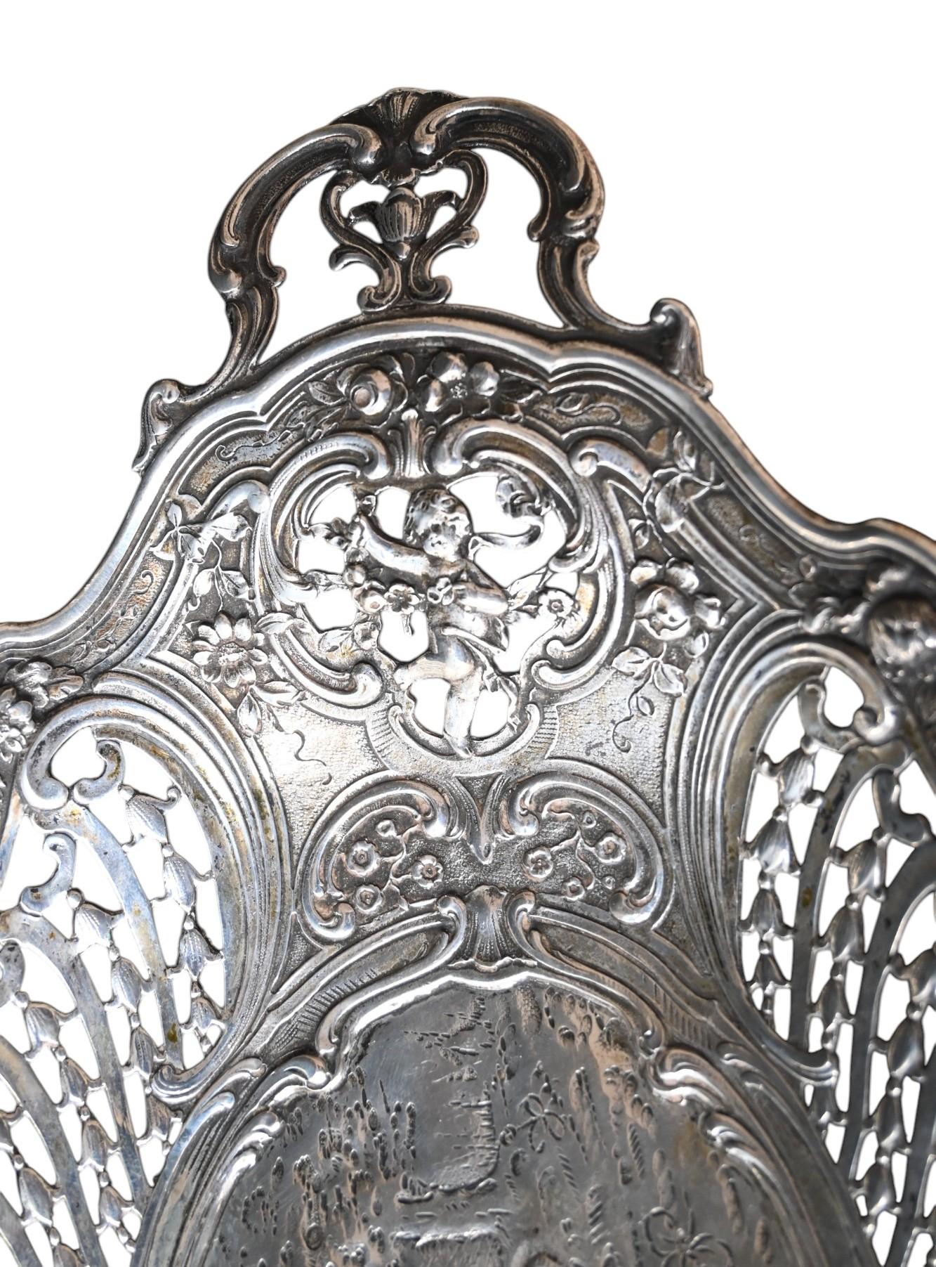 Français Antique Oval Basket In Solid Silver, Late 19th Century en vente