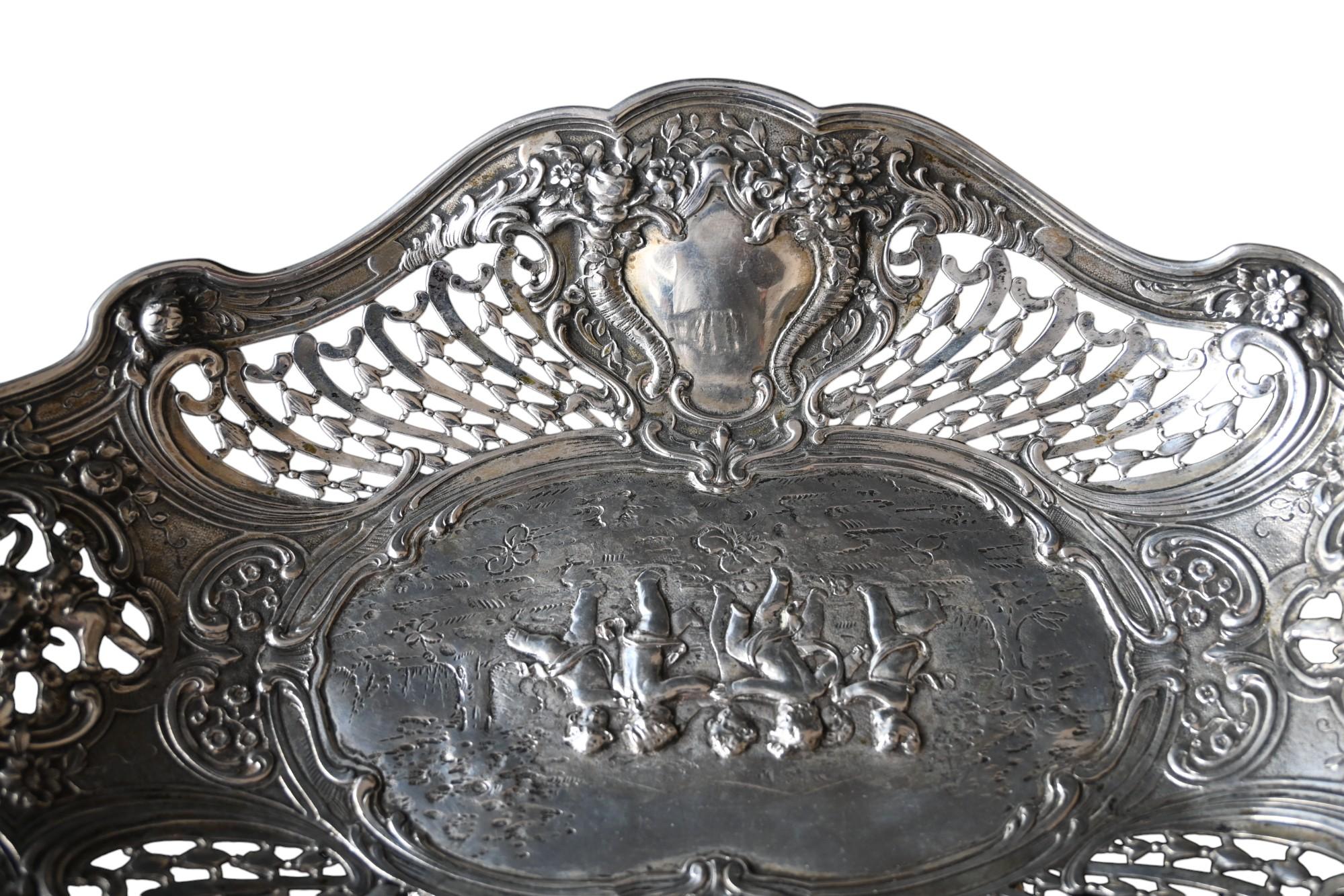 Antique Oval Basket In Solid Silver, Late 19th Century Bon état - En vente à Bilzen, BE