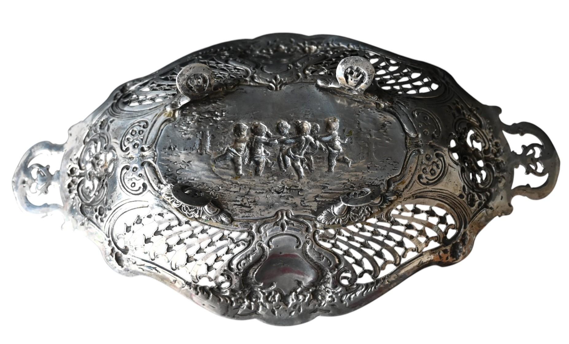 Antique Oval Basket In Solid Silver, Late 19th Century en vente 1