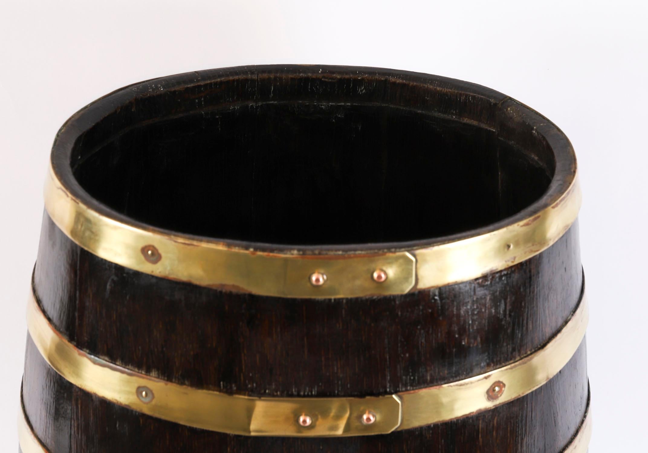 Antike Oval Messing Bound Barrel Regenschirm Stick Stand 19. Jahrhundert (Englisch) im Angebot