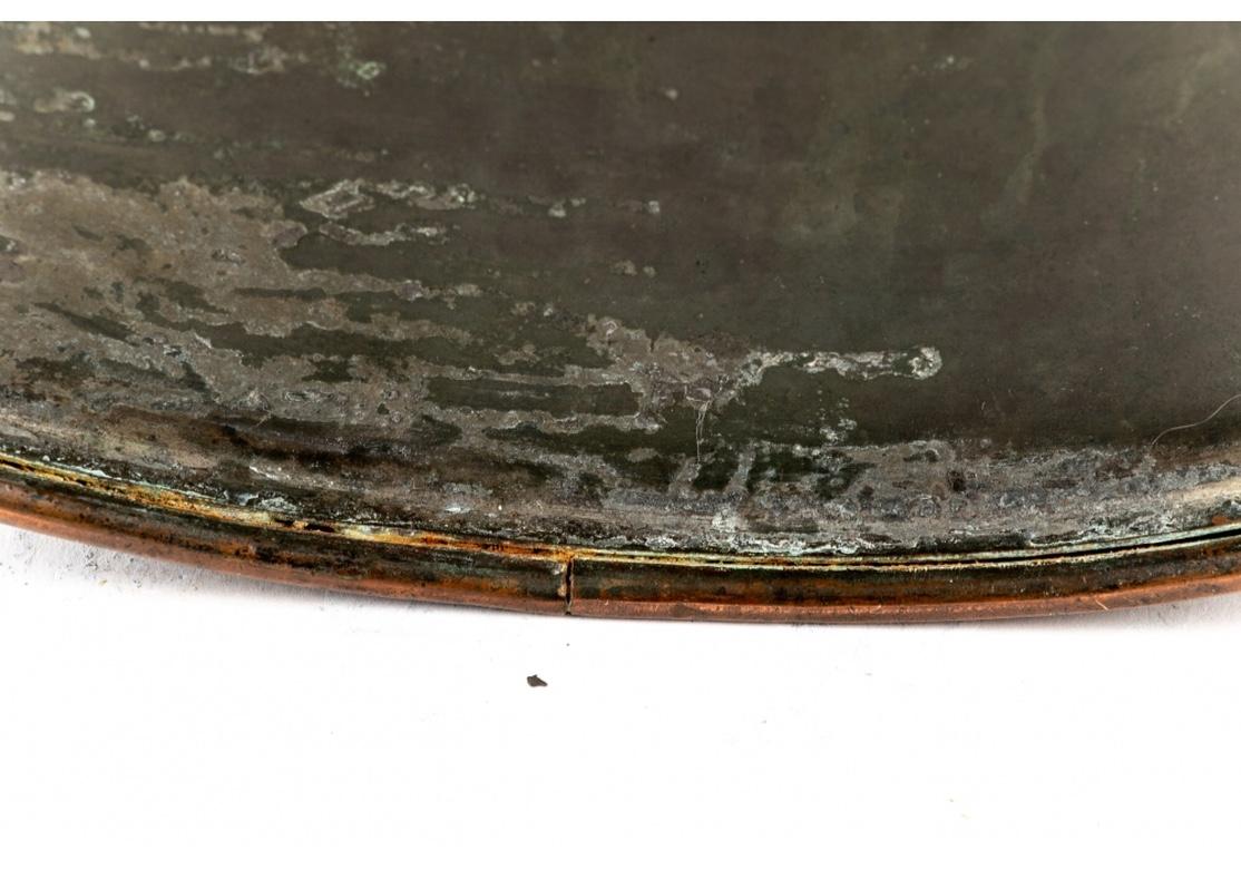 Ancienne malle de rangement ovale en cuivre en vente 3