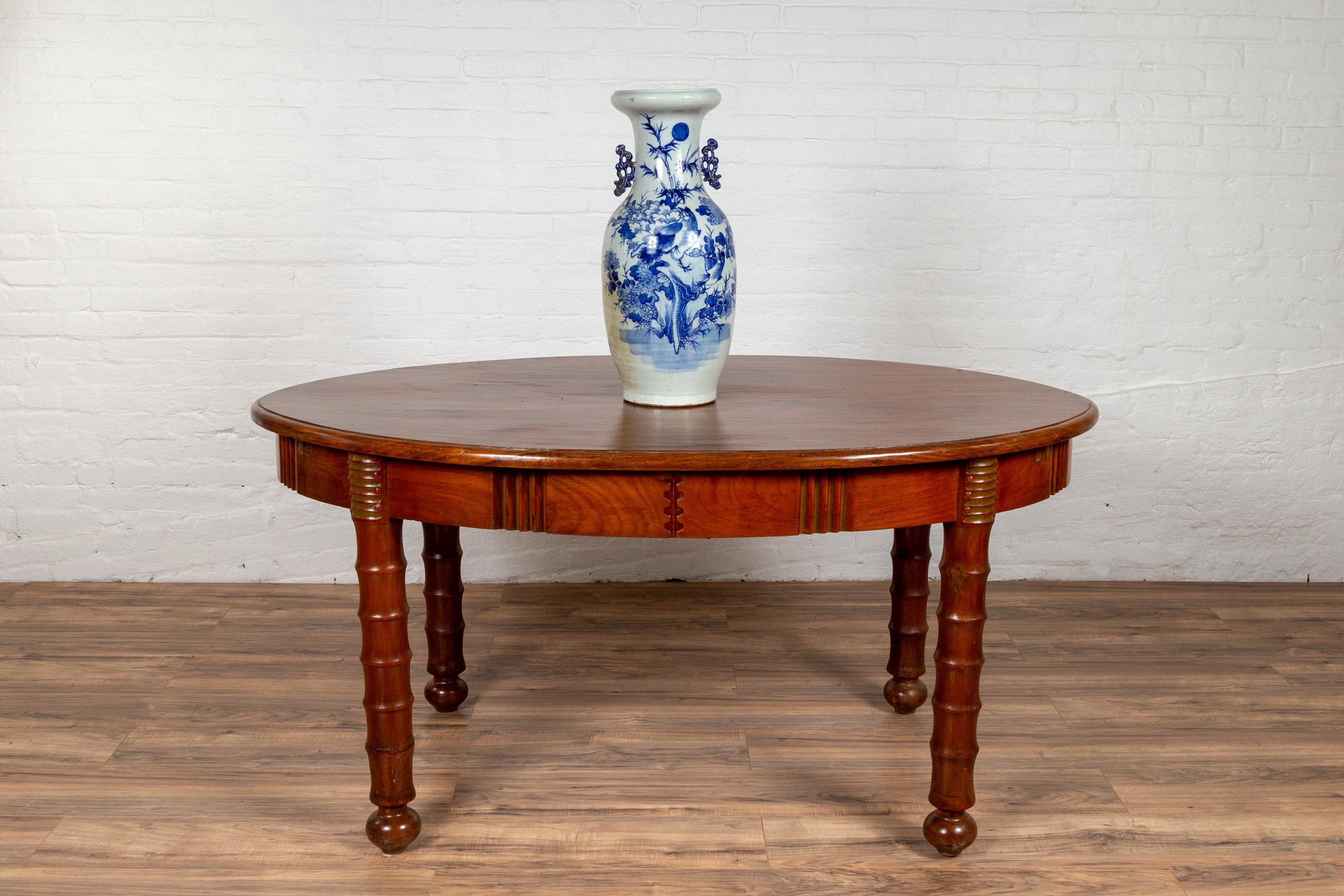 Antique Oval Dining Room Table from Indonesia with Spindle Legs and Warm Patina For Sale 3