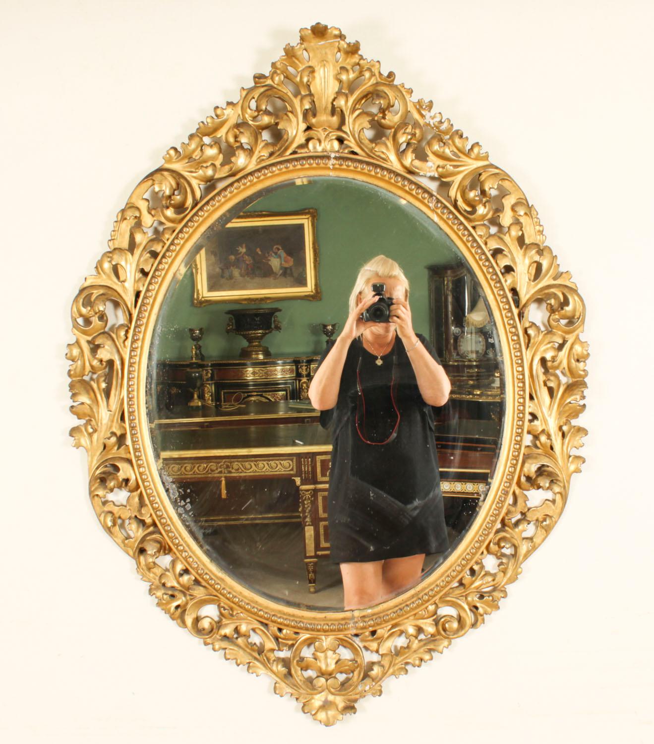 Late 19th Century Antique Oval Florentine Giltwood Mirror 19th Century 120x92cm For Sale