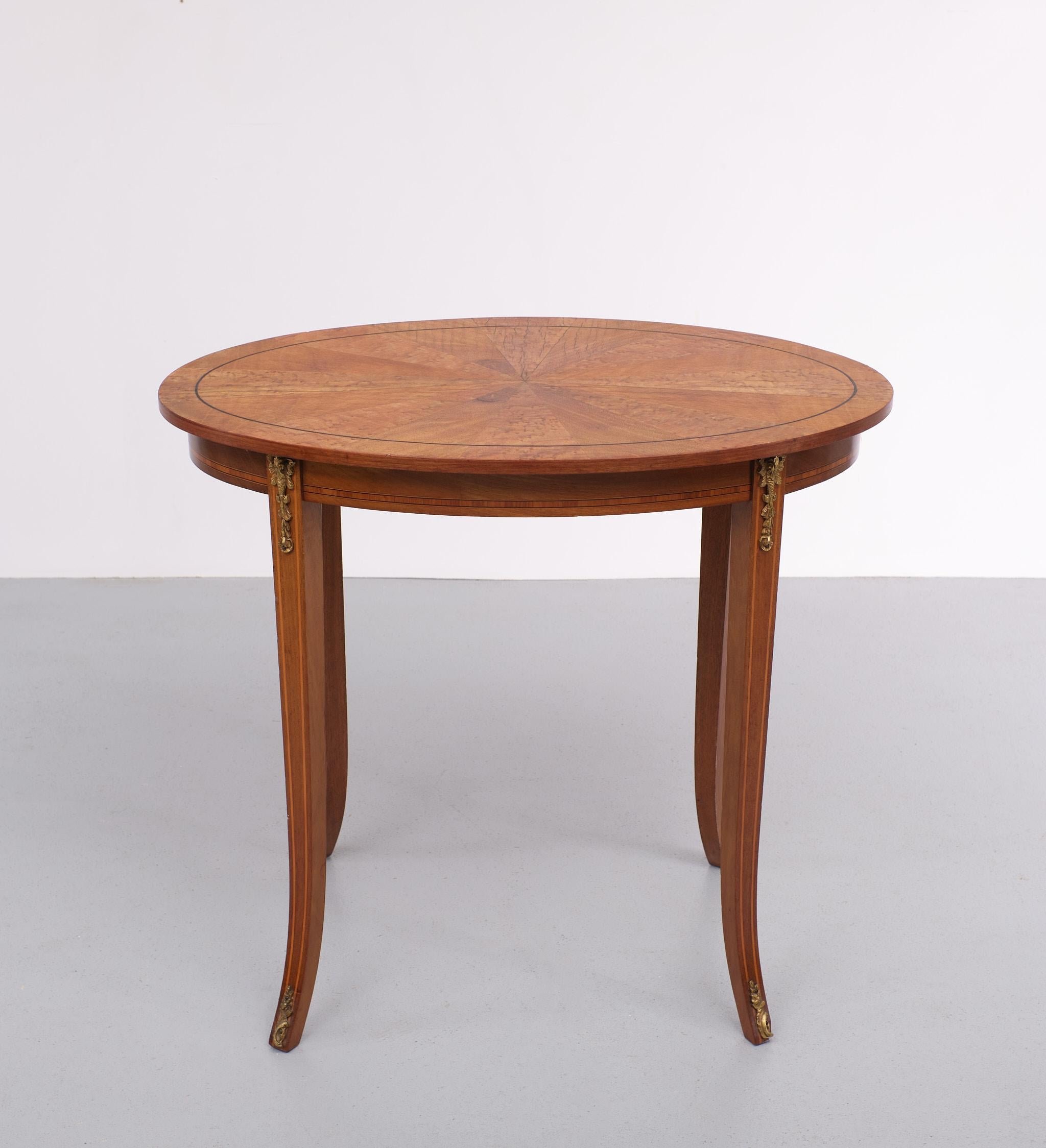 Louis XVI Ancienne table centrale ovale française de 1870 en vente
