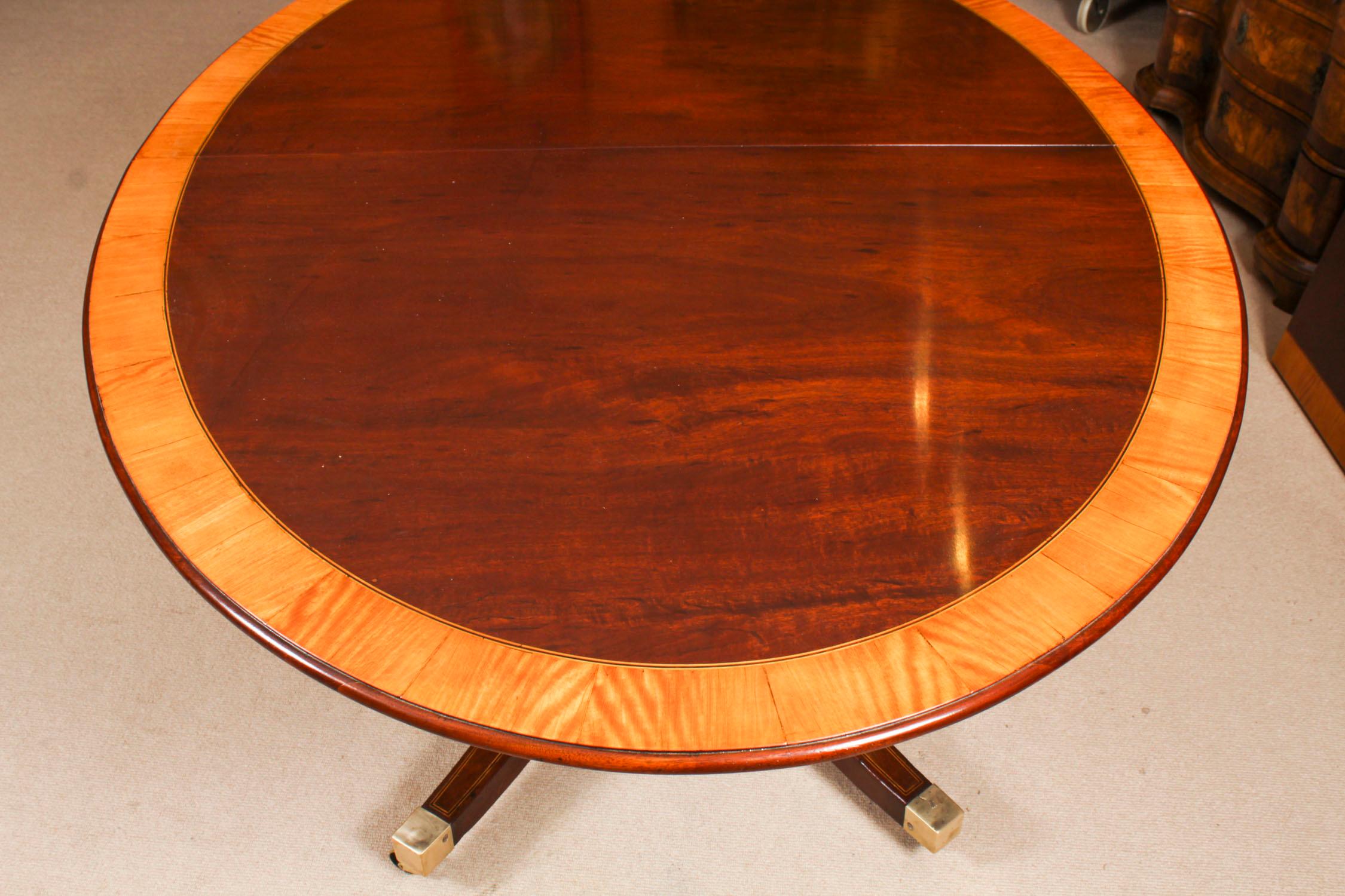 Ancienne table de salle à manger Regency incrustée ovale et feuille 19ème siècle 2