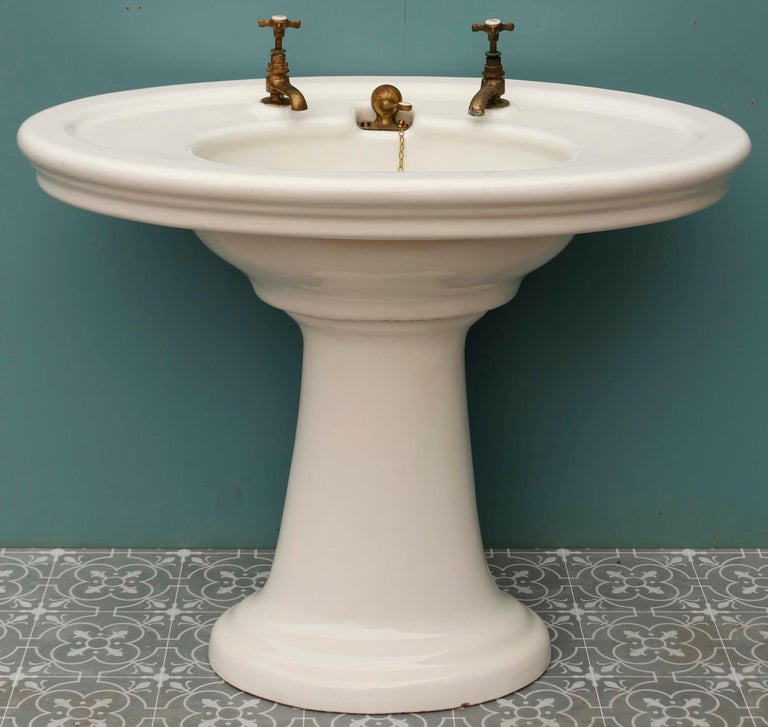 Antique Oval Shaped Pedestal Sink For Sale at 1stDibs