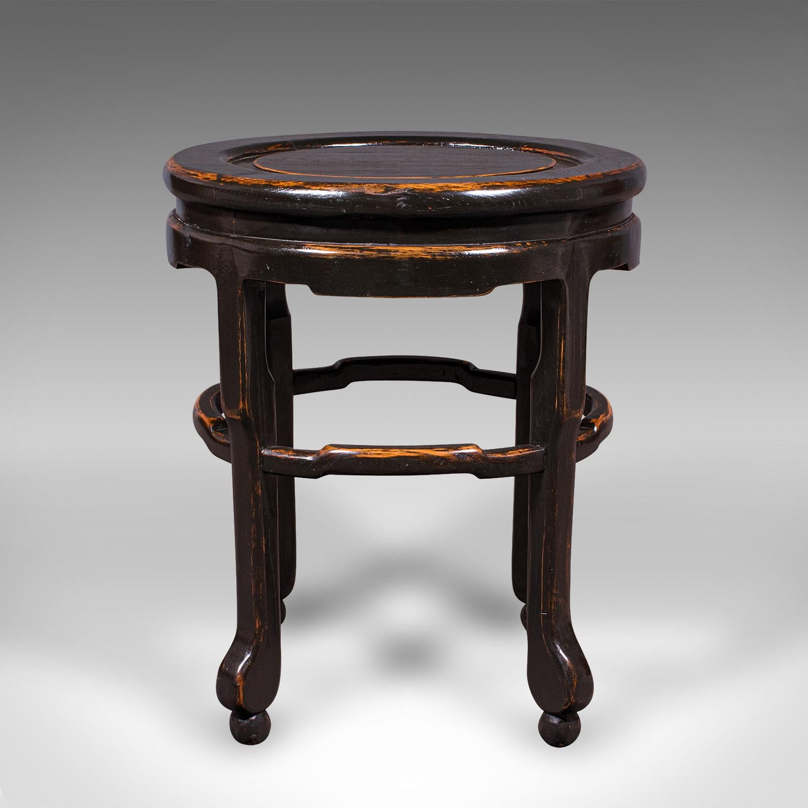 Antigua Mesa Auxiliar Ovalada, Japonesa, Olmo Ebonizado, Lámpara, Vino, Victoriana, Meiji Japonés en venta