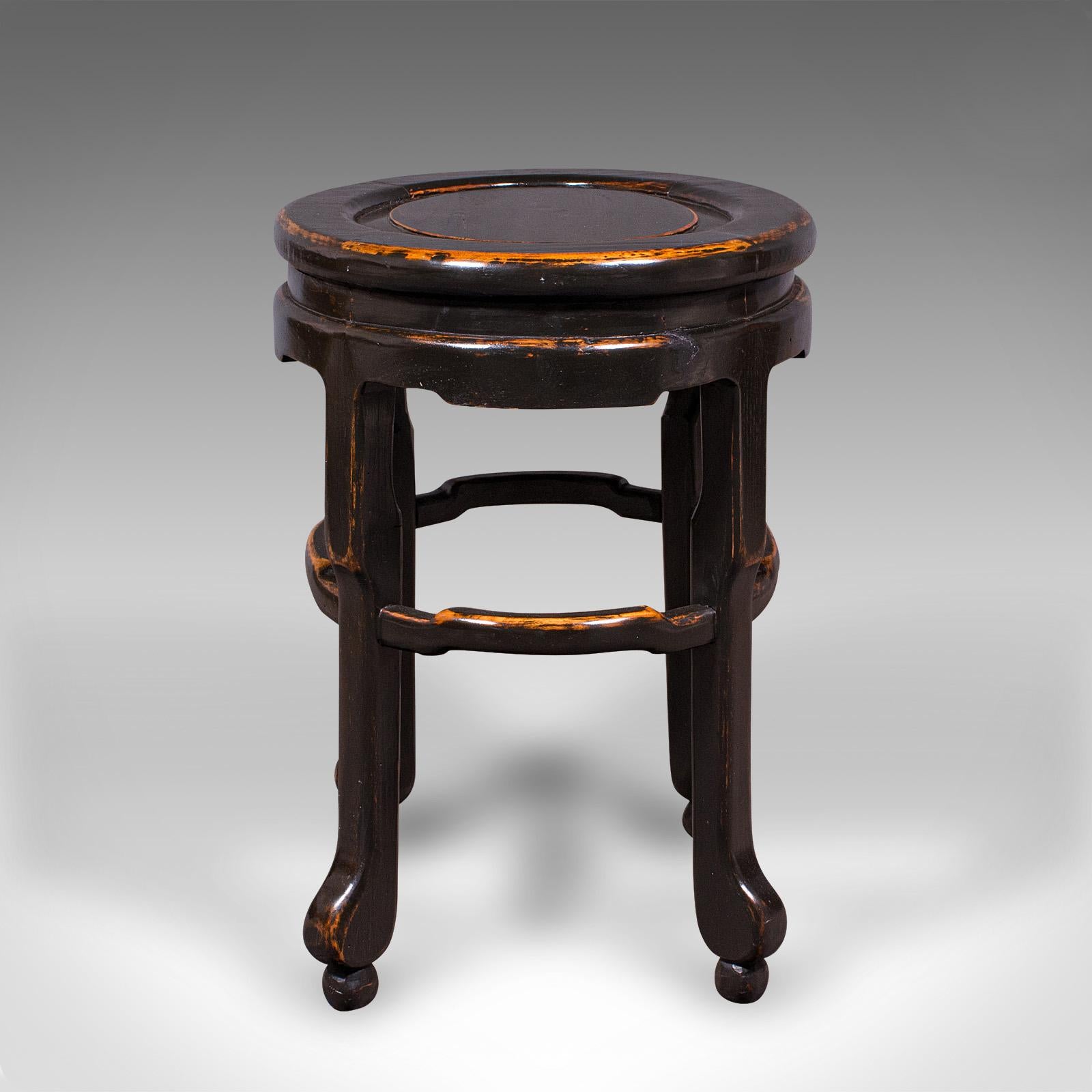 Antigua Mesa Auxiliar Ovalada, Japonesa, Olmo Ebonizado, Lámpara, Vino, Victoriana, Meiji en Bueno estado para la venta en Hele, Devon, GB