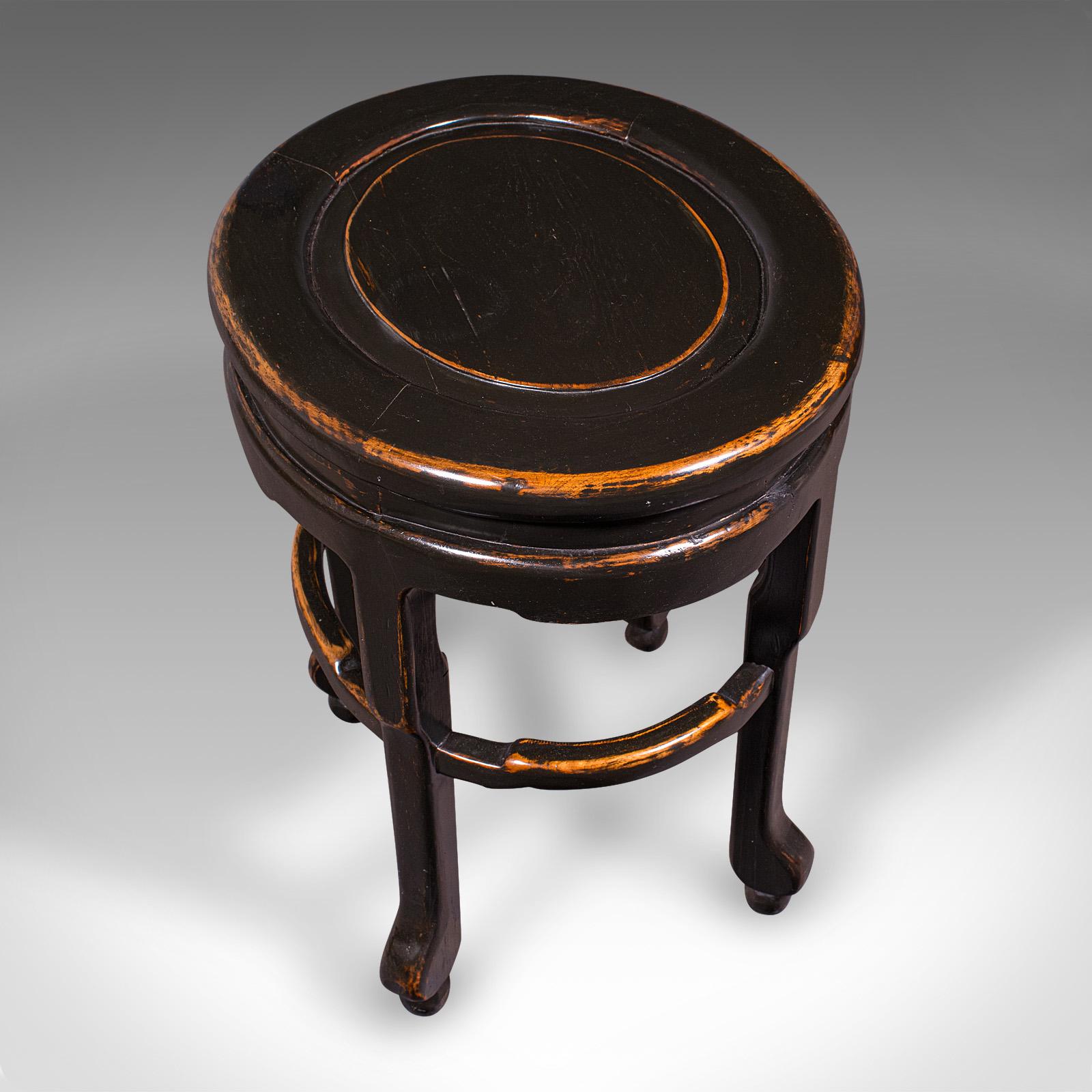 Antigua Mesa Auxiliar Ovalada, Japonesa, Olmo Ebonizado, Lámpara, Vino, Victoriana, Meiji en venta 1