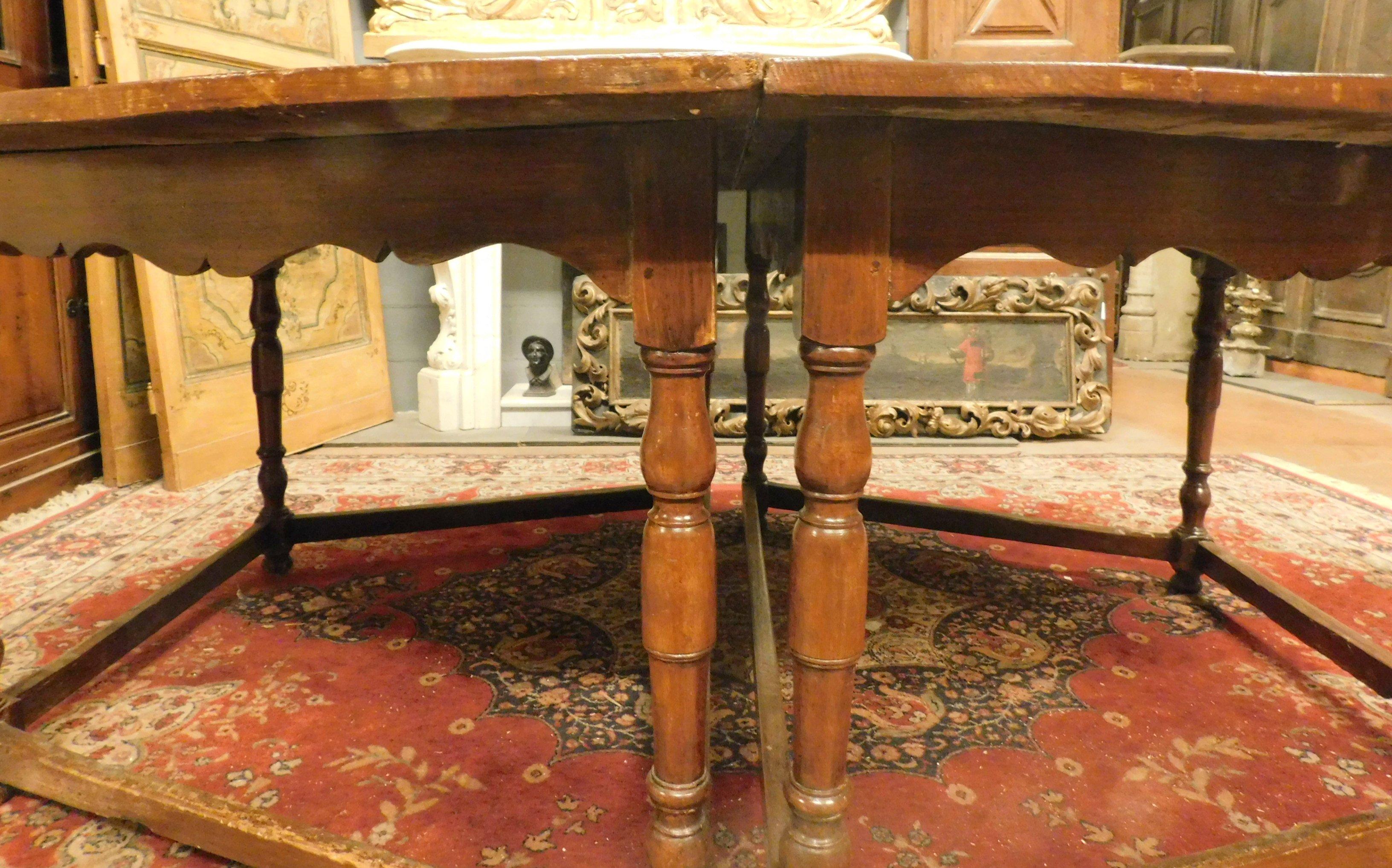 Table ovale d'antiquités en bois de hêtre, divisible à 2 demi-lunes avec 8 pieds, 1600, Italie en vente 2