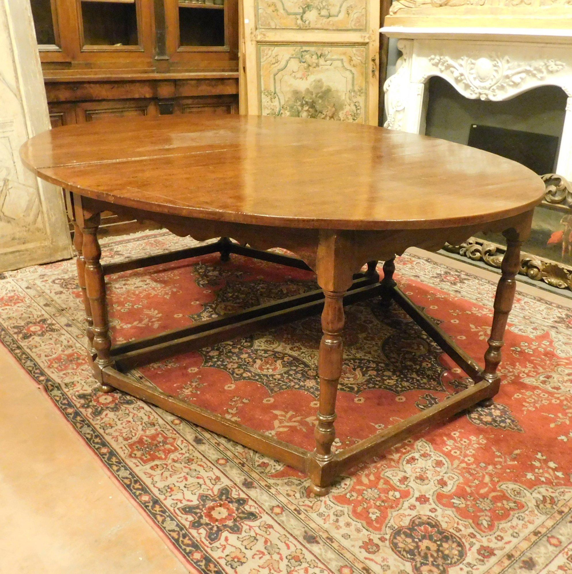 Italian Antique Oval Table in Beechwood, Divisible 2 Half-Moons with 8 Legs, 1600, Italy For Sale