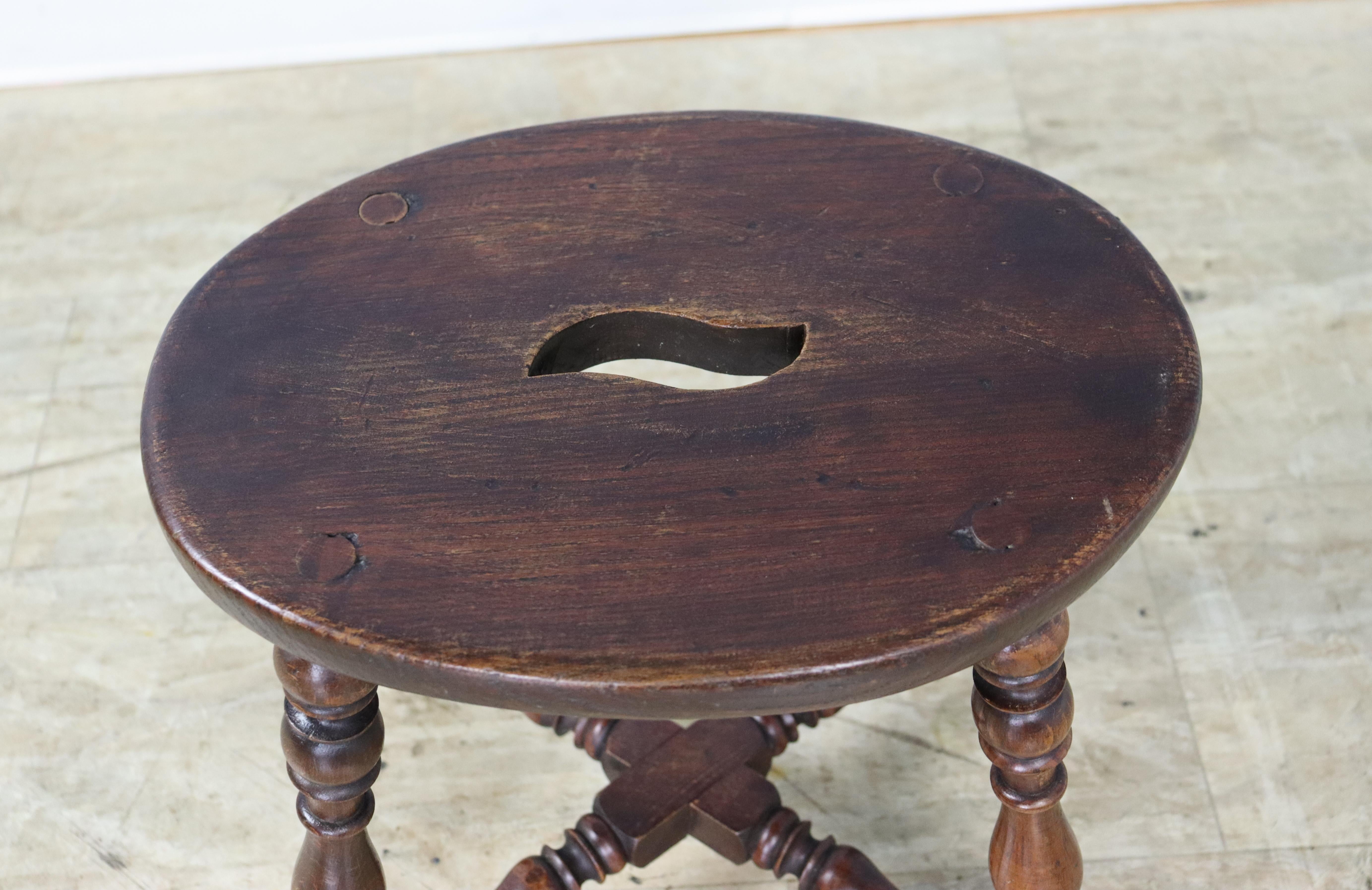 Antique Oval Tavern Stool In Good Condition For Sale In Port Chester, NY