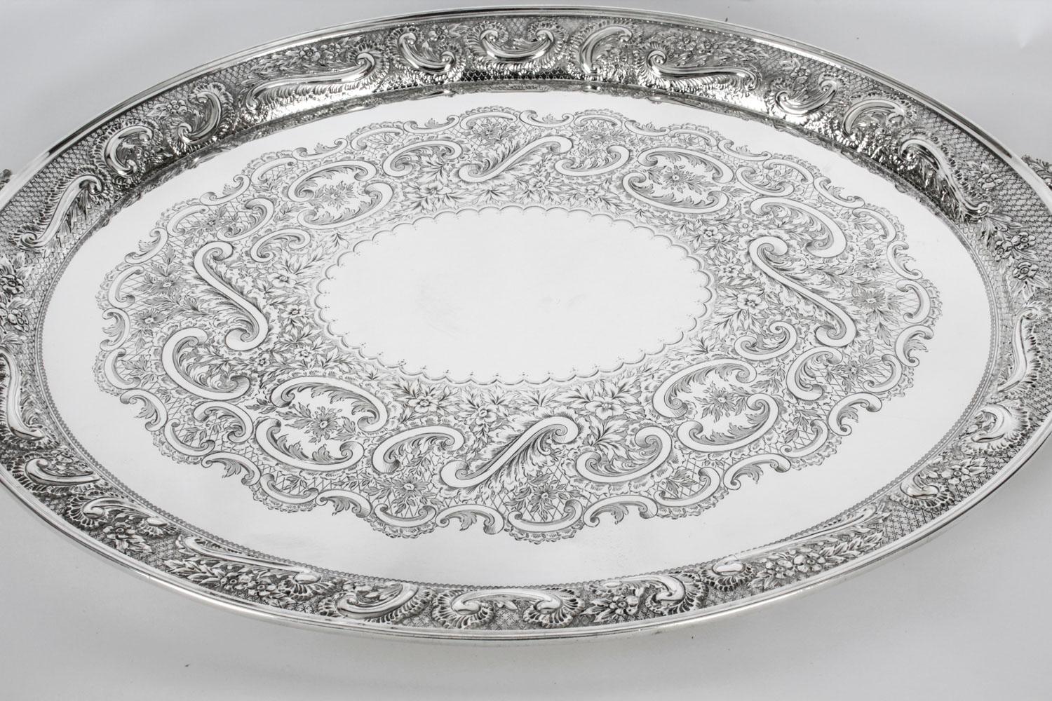 Antique Oval Victorian Silver Plated Tray by Mappin & Webb, 19th Century In Good Condition In London, GB