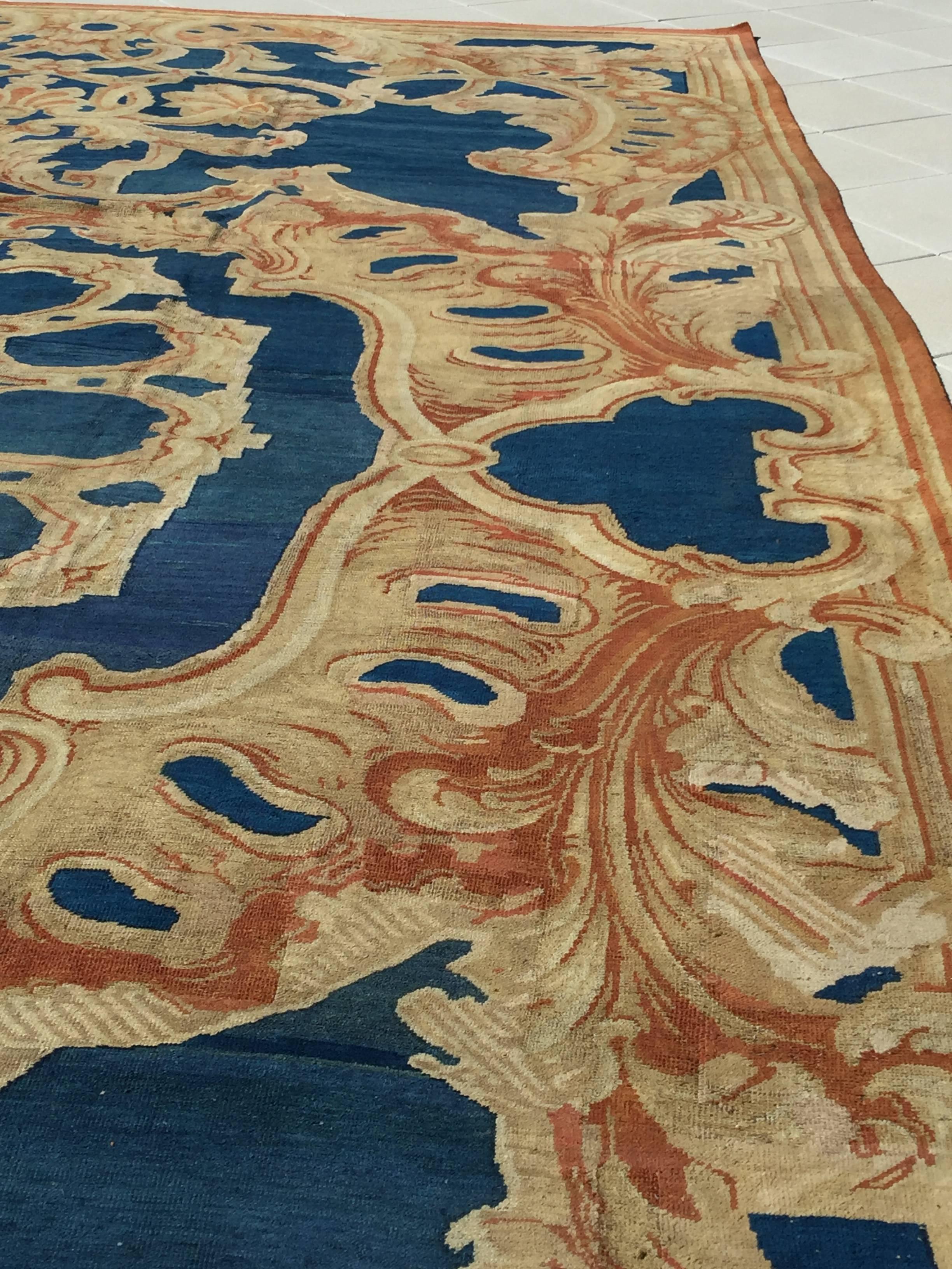 Alfombra Antigua Axminster Azul Inglesa, circa 1820, 16'8 x 31' Tejido a mano en venta