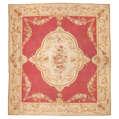 Antiker übergroßer französischer Aubusson-Teppich im Napoleon-III-Stil in Beige und Roségold